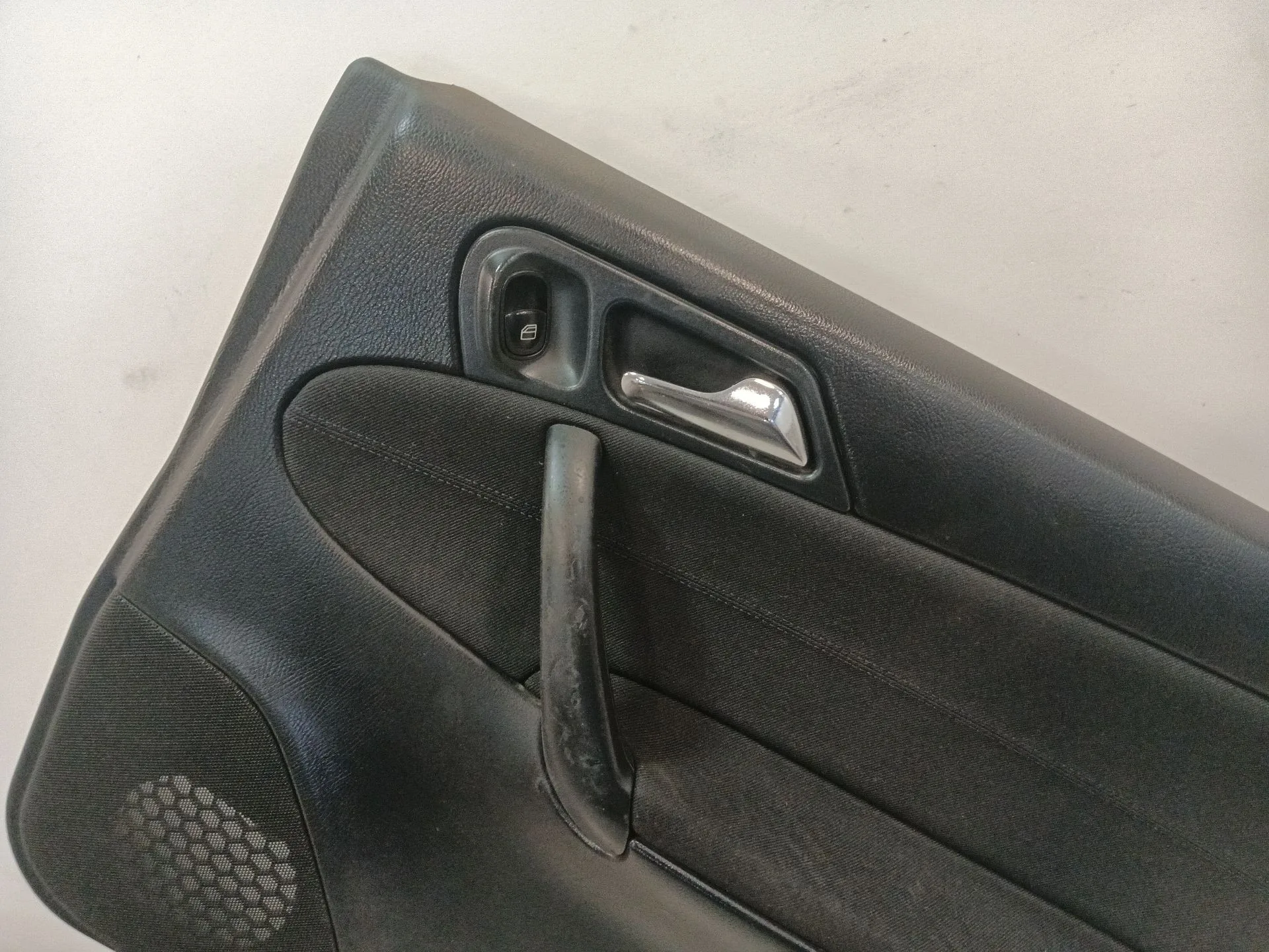 Guarnecido Puerta Trasera Derecha para Mercedes-Benz Clase C (W203)