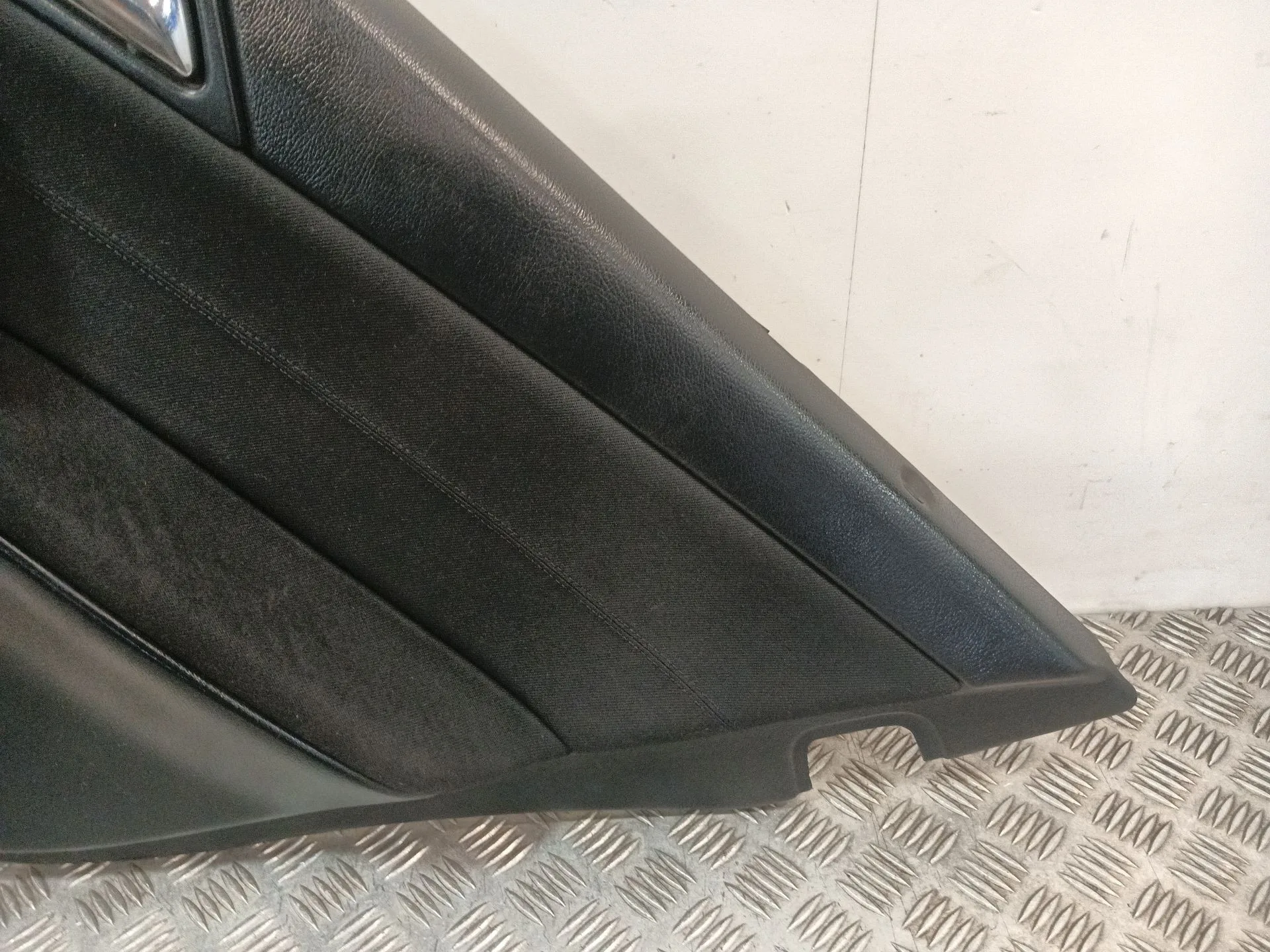 Guarnecido Puerta Trasera Derecha para Mercedes-Benz Clase C (W203)