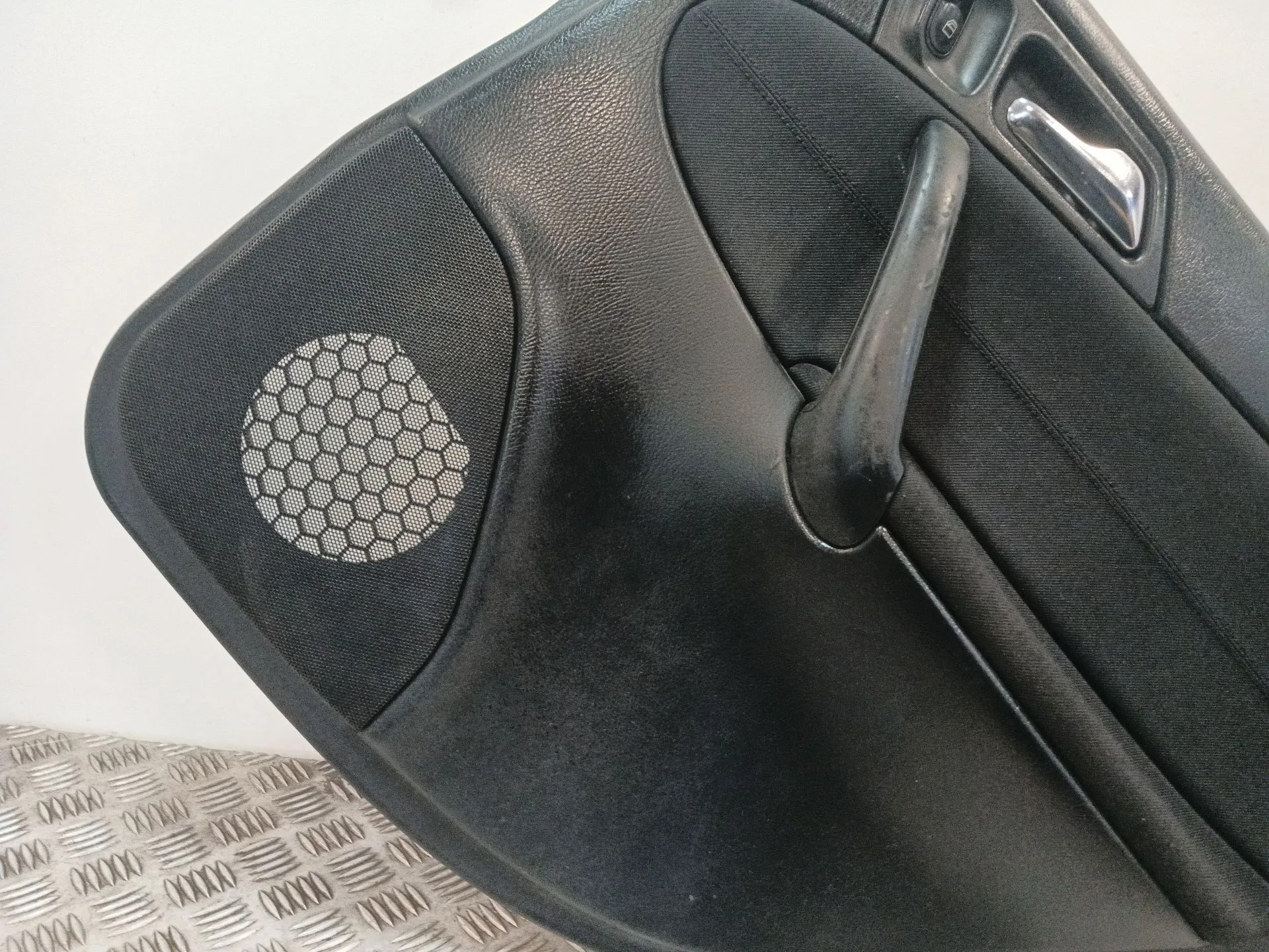Guarnecido Puerta Trasera Derecha para Mercedes-Benz Clase C (W203)