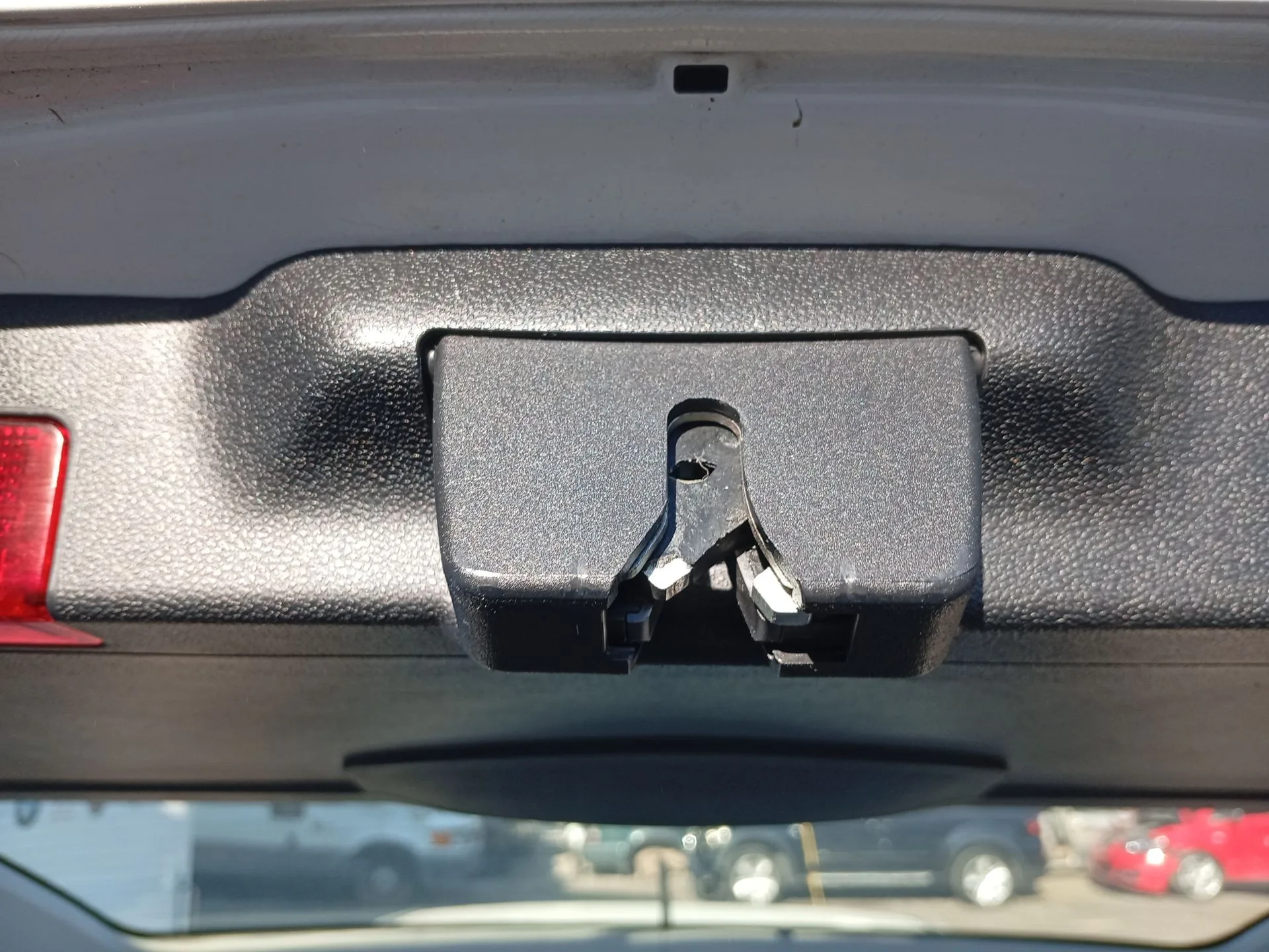 Cerradura Maletero / Porton para Mercedes-Benz Clase A (W169)
