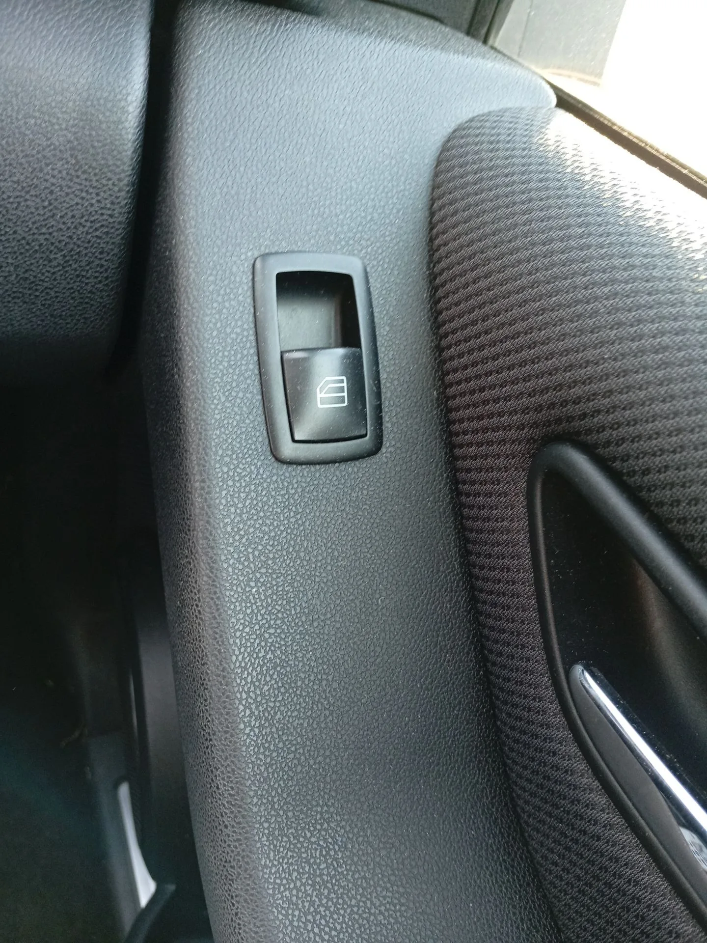 Mando Elevalunas Delantero Derecho para Mercedes-Benz Clase A (W169)