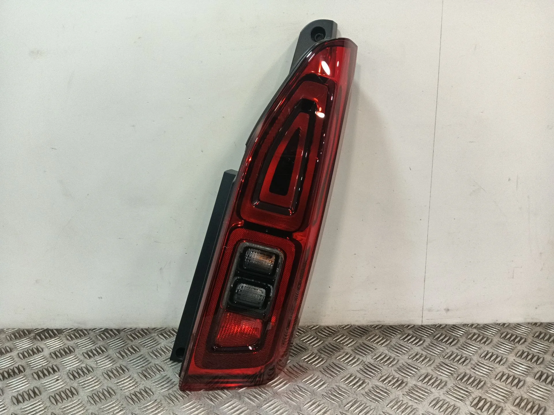 Piloto Trasero Derecho para Citroën Berlingo Furgoneta/Monovolumen (K9)