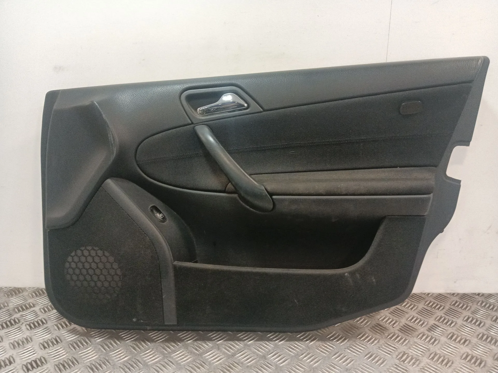 Guarnecido Puerta Delantera Derecha para Mercedes-Benz Clase C (W203)