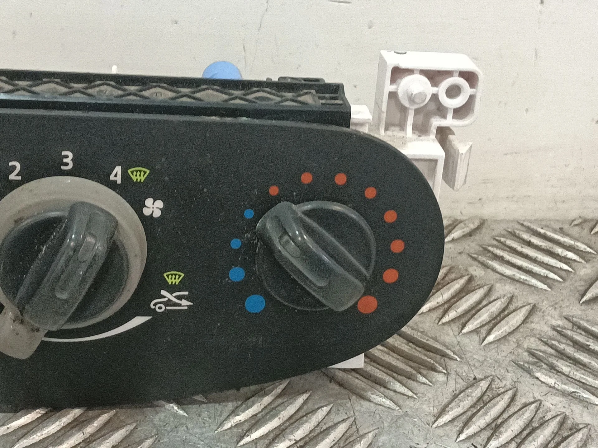 Mando Climatizador para Dacia Sandero (Bs_)