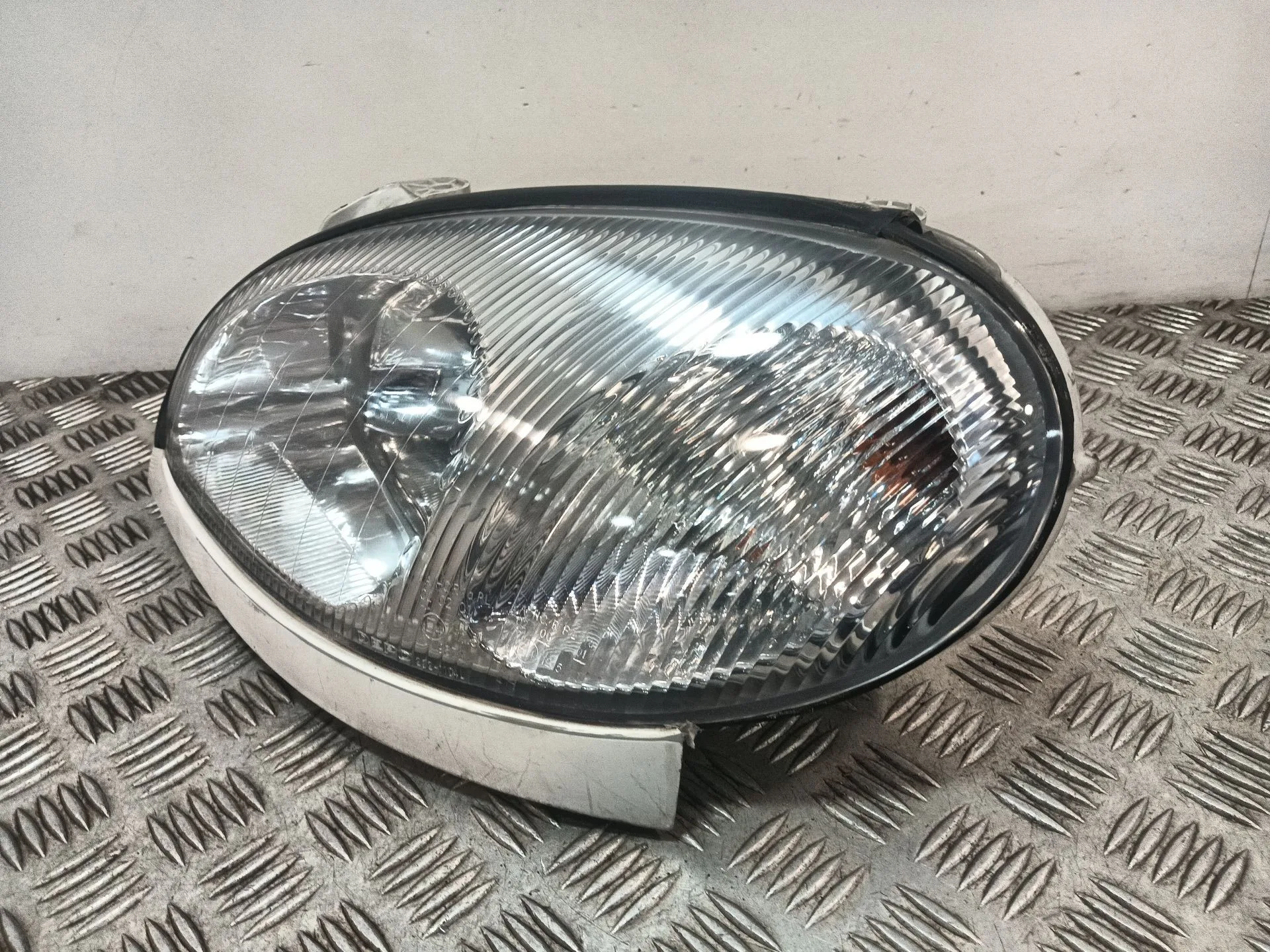 Faro Izquierdo para Daewoo Lanos (Klat)