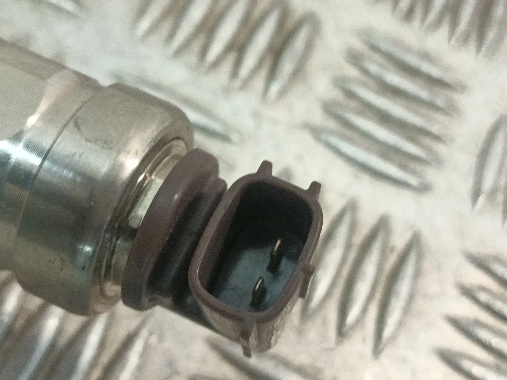 Inyector para Nissan Nt400 Cabstar (F24M)