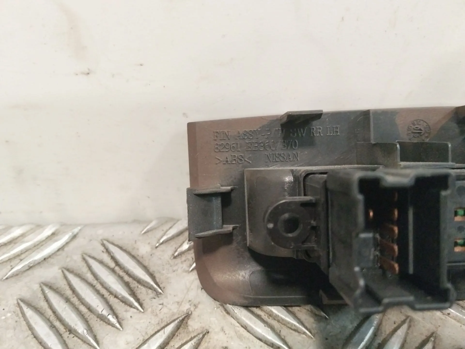 Mando Elevalunas Trasero Izquierdo para Nissan Pathfinder (R51)