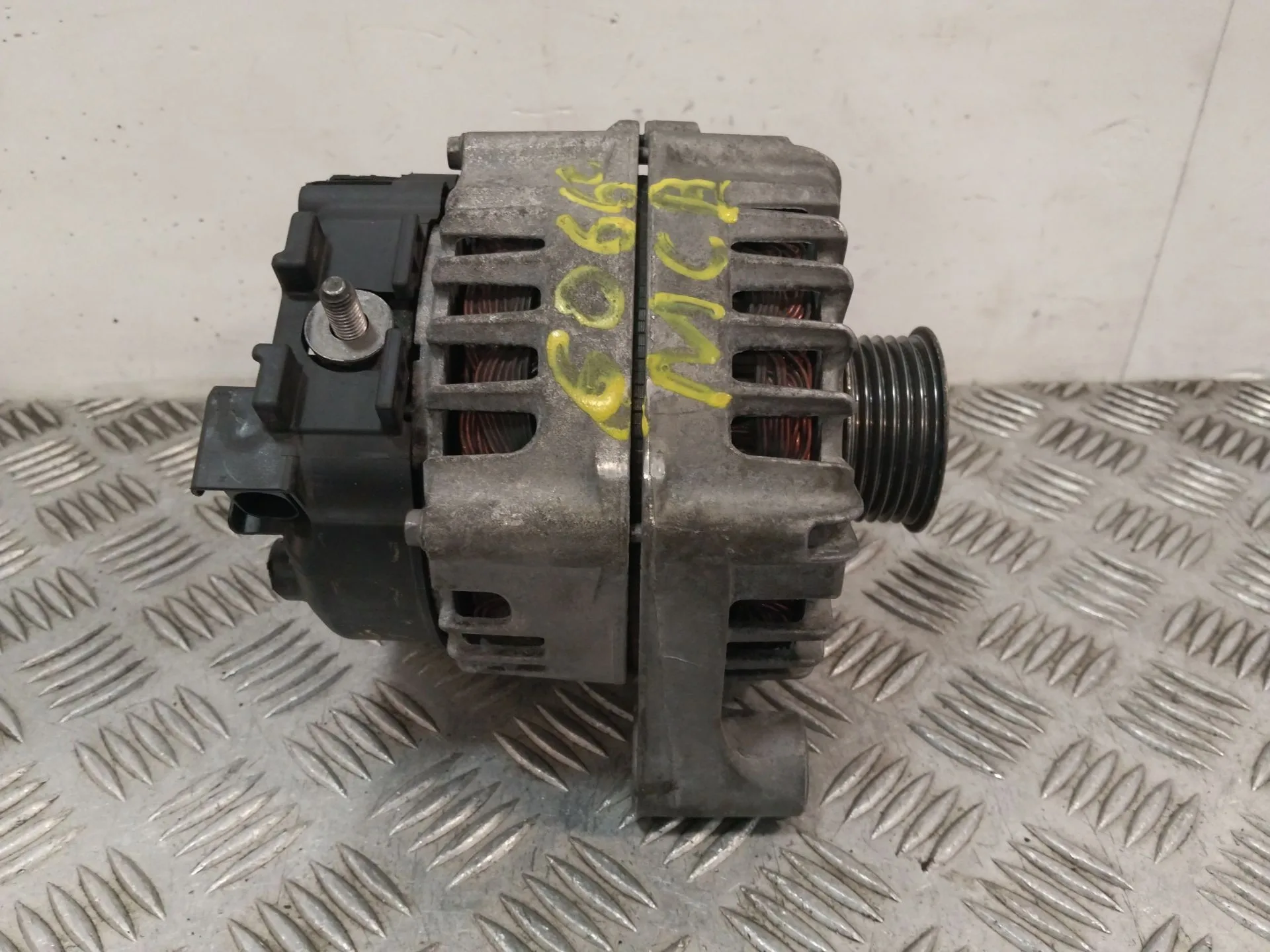Alternador para Bmw 1 (E81)