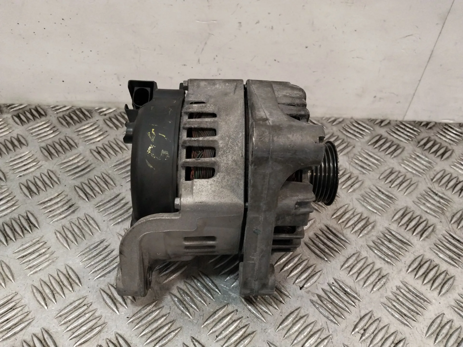 Alternador para Bmw 1 (E81)