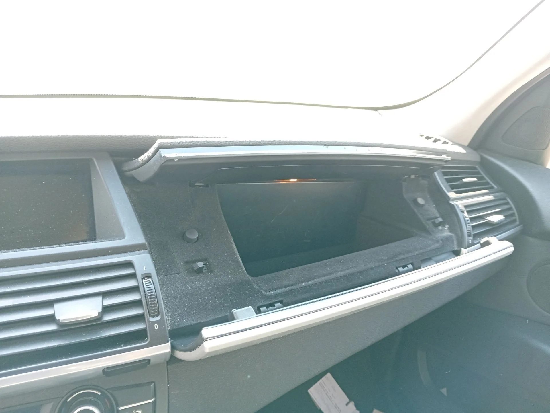 Guantera para Bmw X5 (E70)