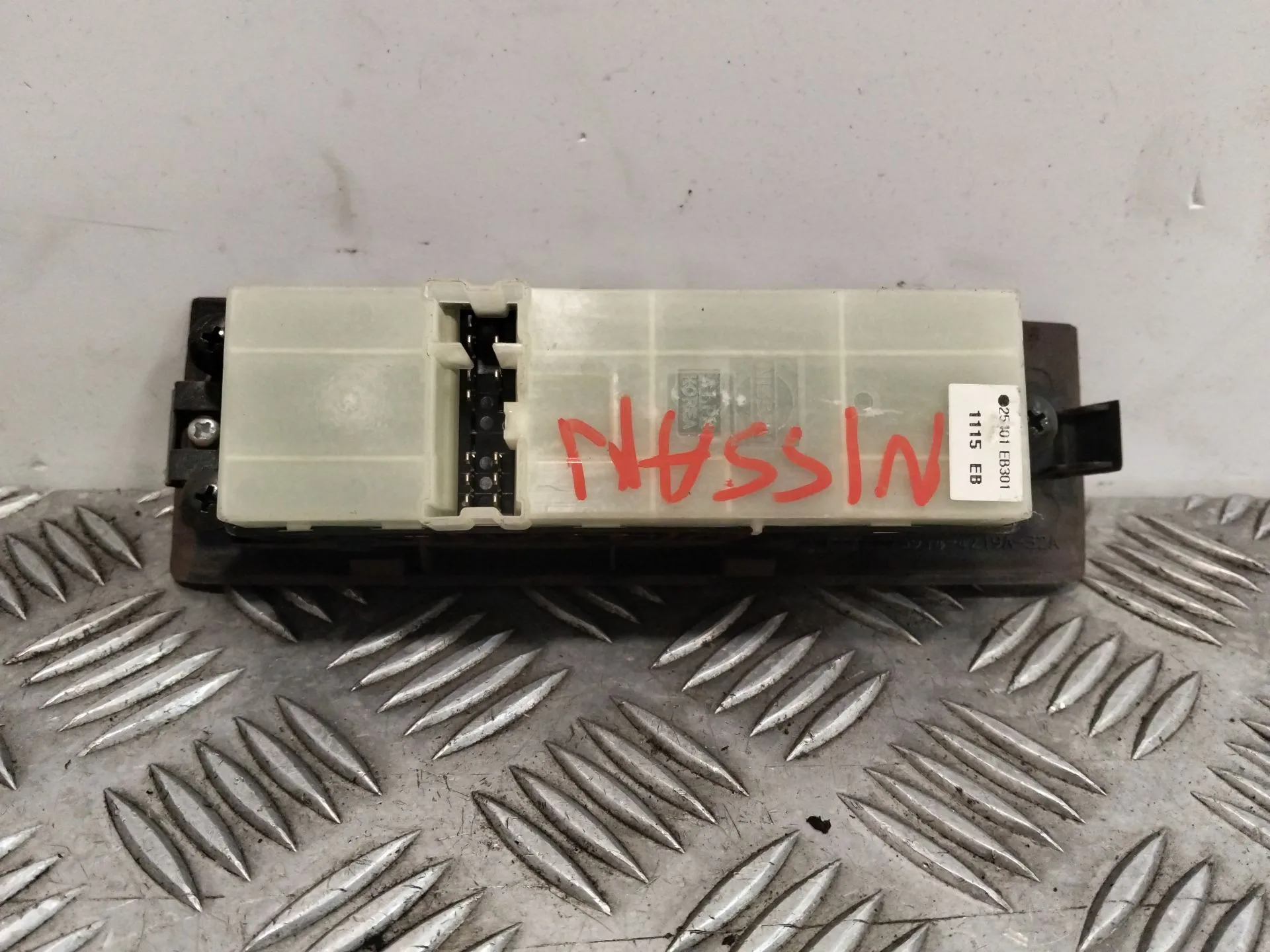 Mando Elevalunas Delantero Izquierdo para Nissan Pathfinder (R51)
