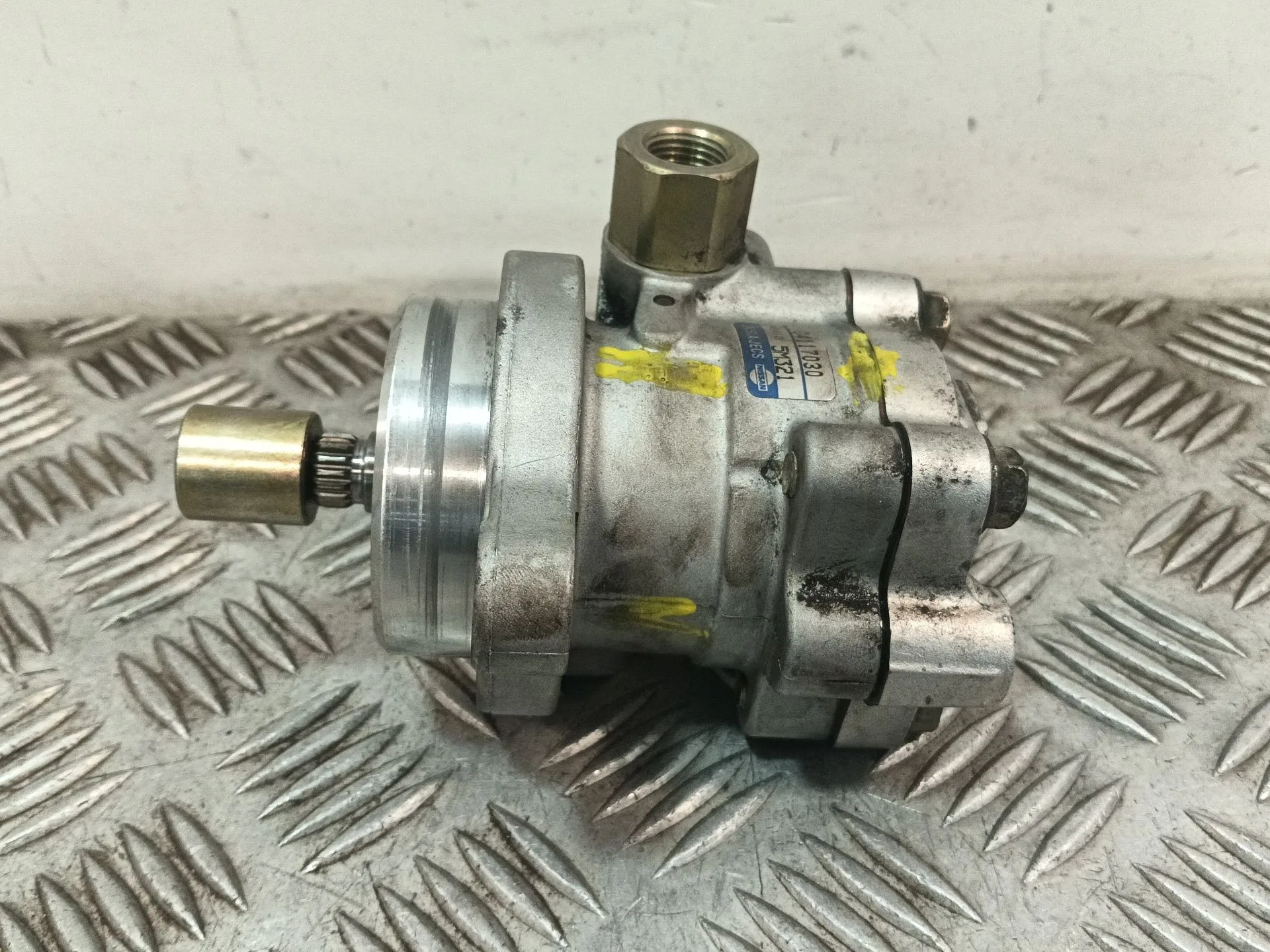 Bomba Direccion para Nissan Almera (N16/E)