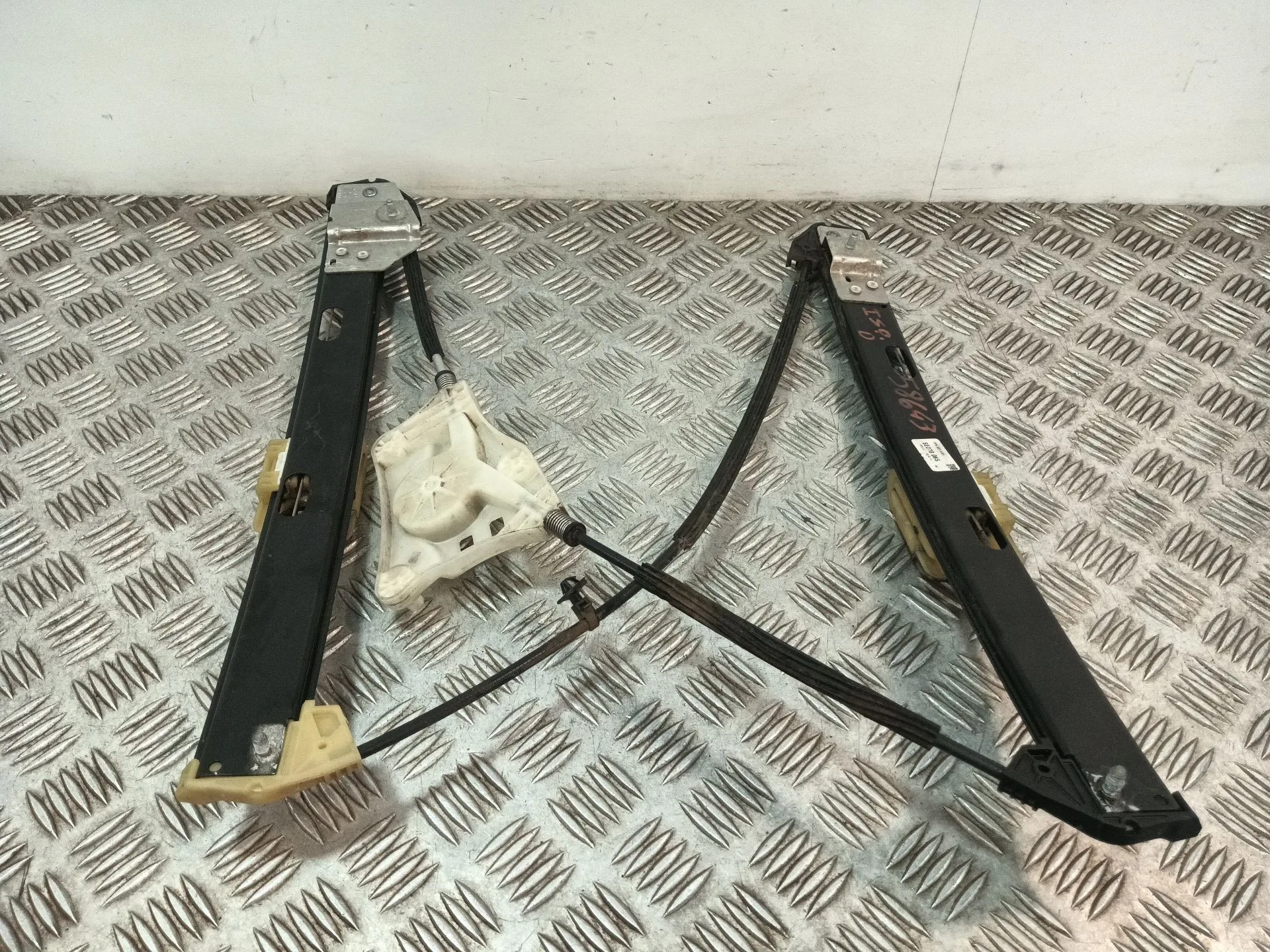Elevalunas Delantero Izquierdo para Seat Ibiza (Kj1)