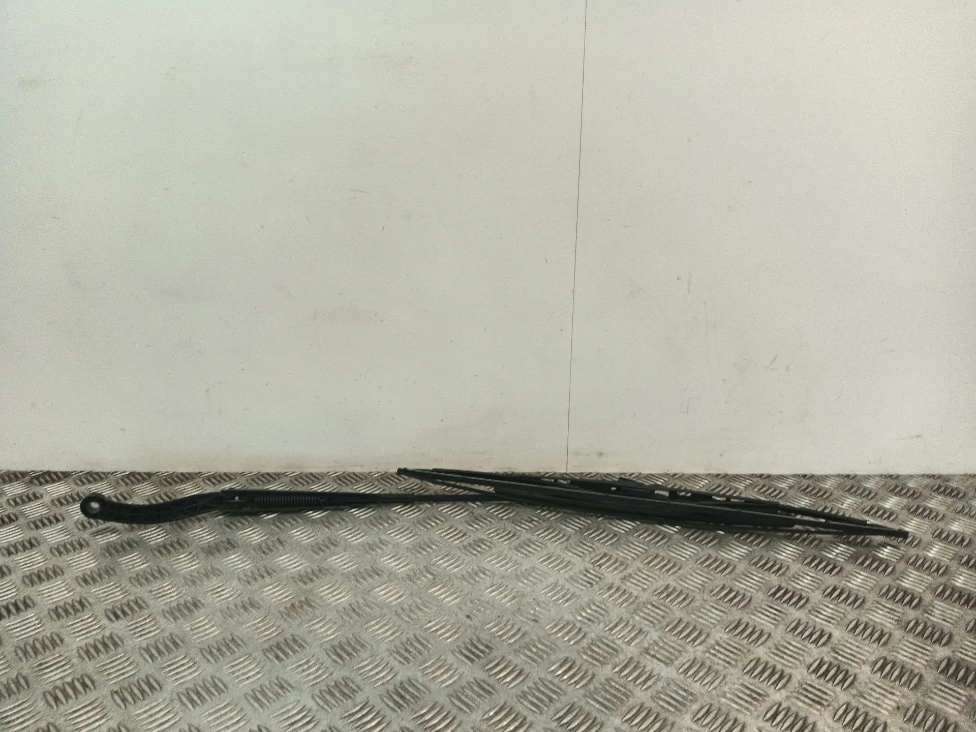 Brazo Limpia Delantero Izquierdo para Peugeot 307 (3A/C)