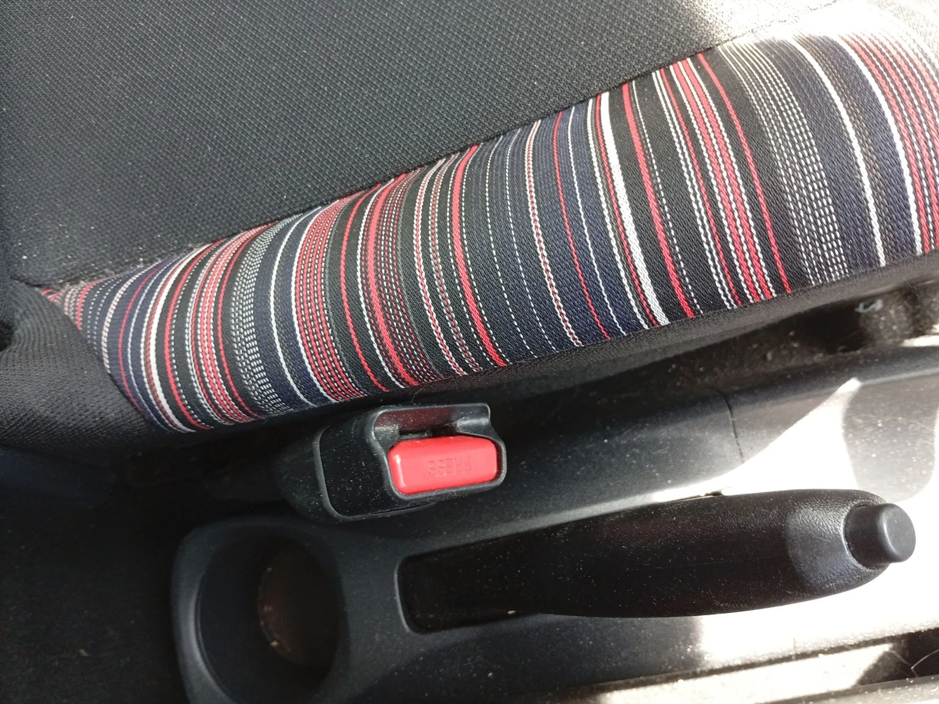 Enganche Cinturon Delantero Izquierdo para Citroën C1 (Pm_, Pn_)