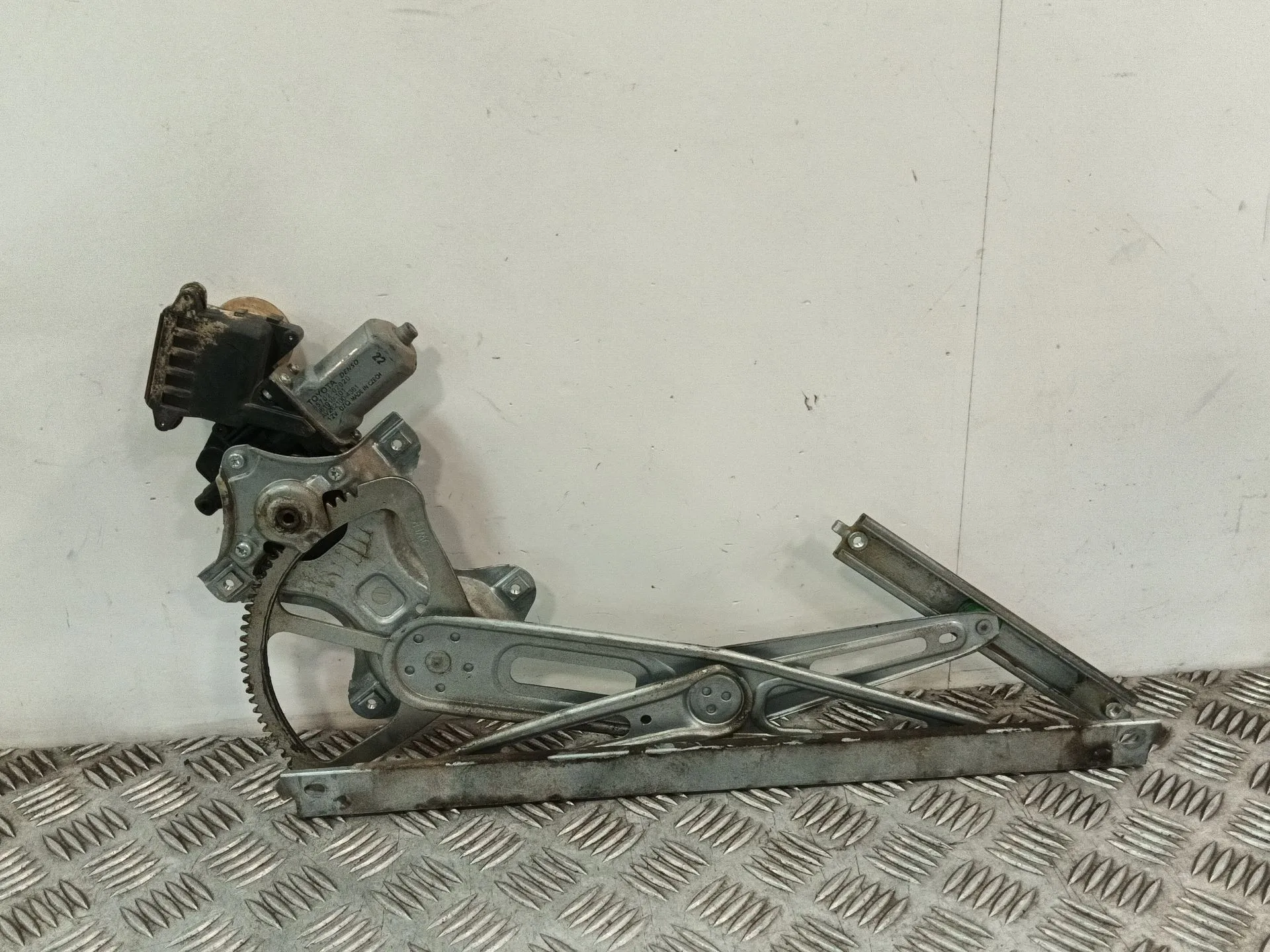 Elevalunas Delantero Izquierdo para Toyota Auris (_E18_)