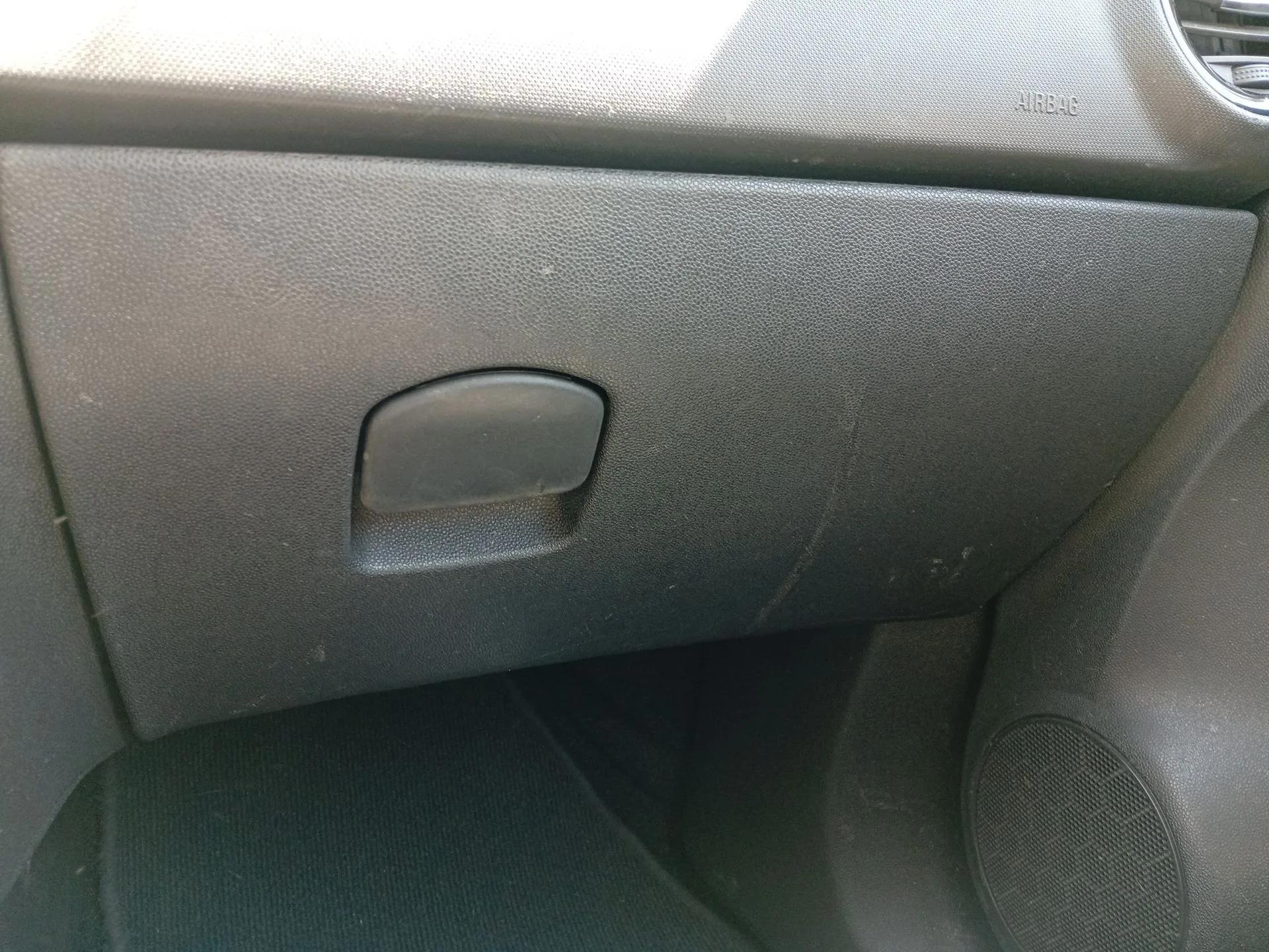 Guantera para Opel Corsa D (S07)