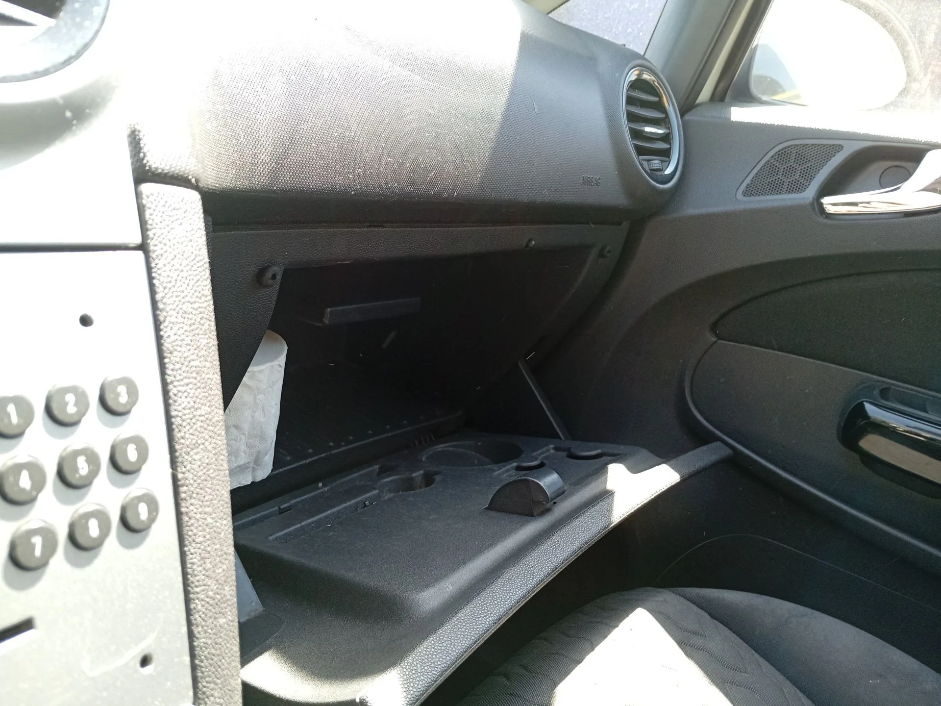 Guantera para Opel Corsa D (S07)