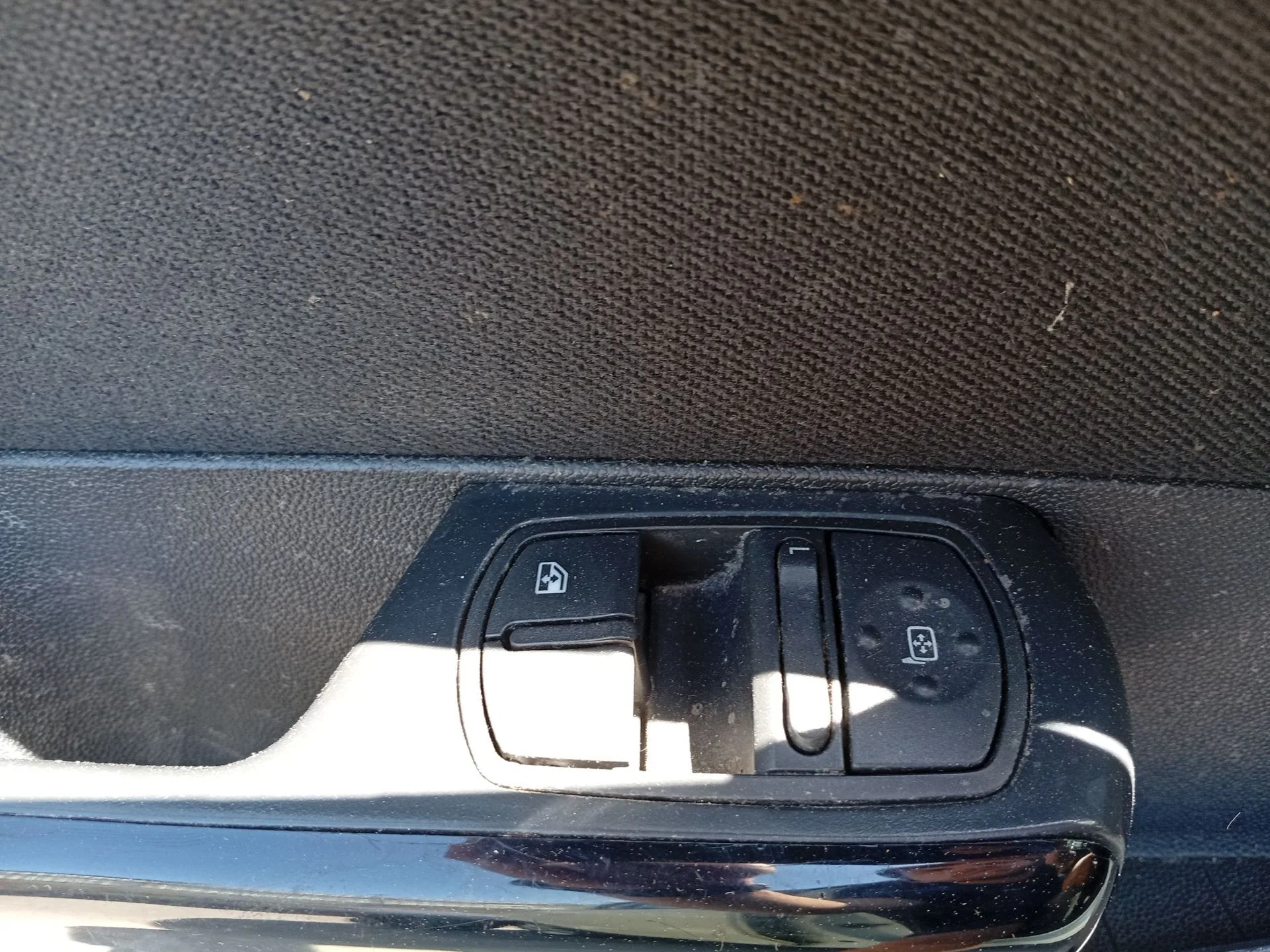Mando Elevalunas Delantero Izquierdo para Opel Corsa D (S07)