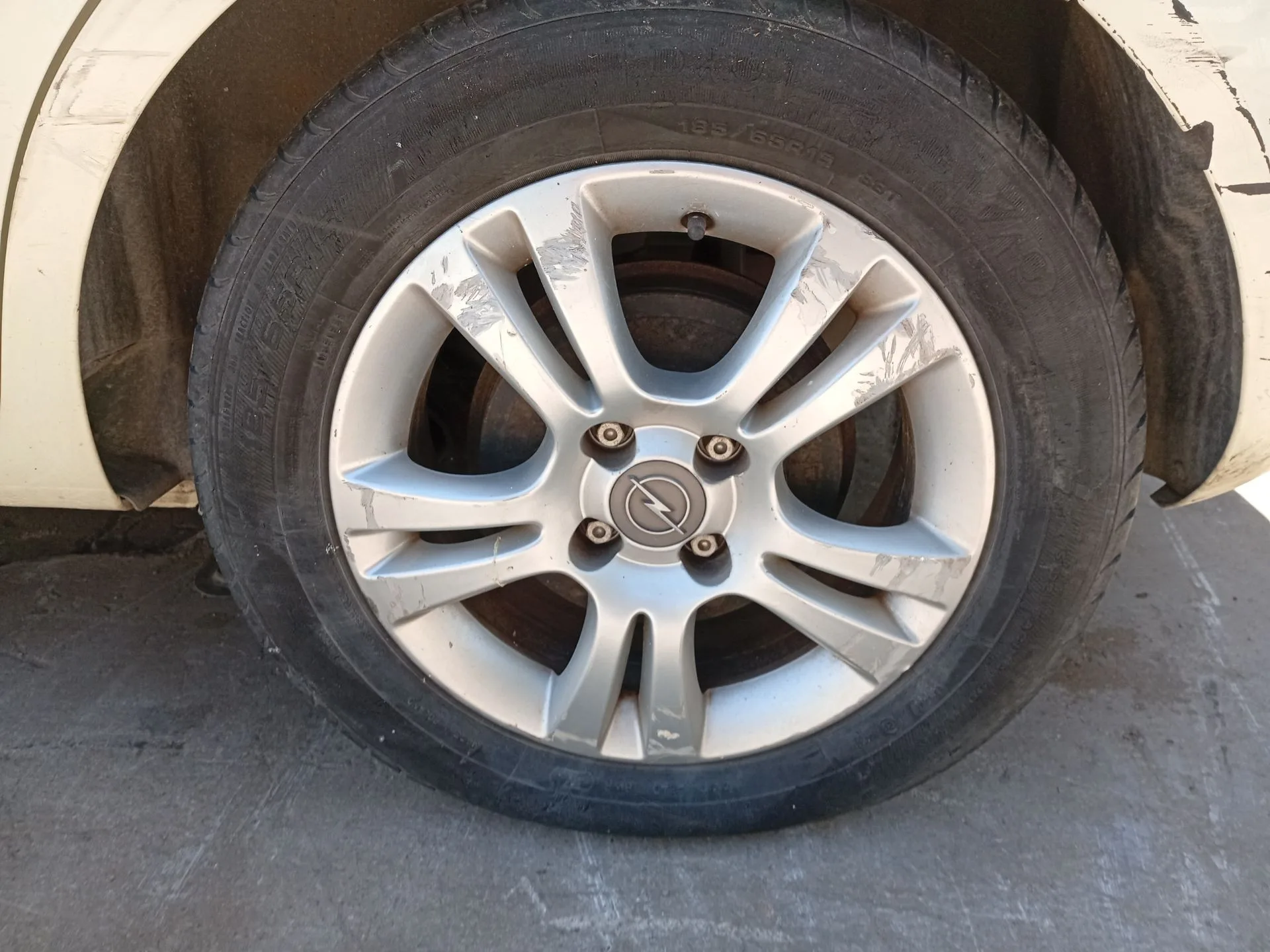 Mangueta Trasera Izquierda para Opel Corsa D (S07)