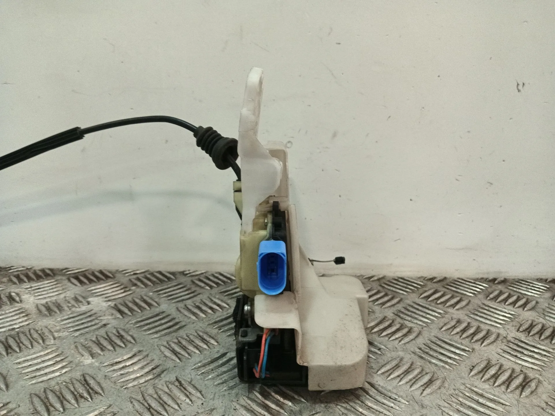 Cerradura Puerta Delantera Izquierda para Volkswagen Polo Iv (9N_, 9A_)