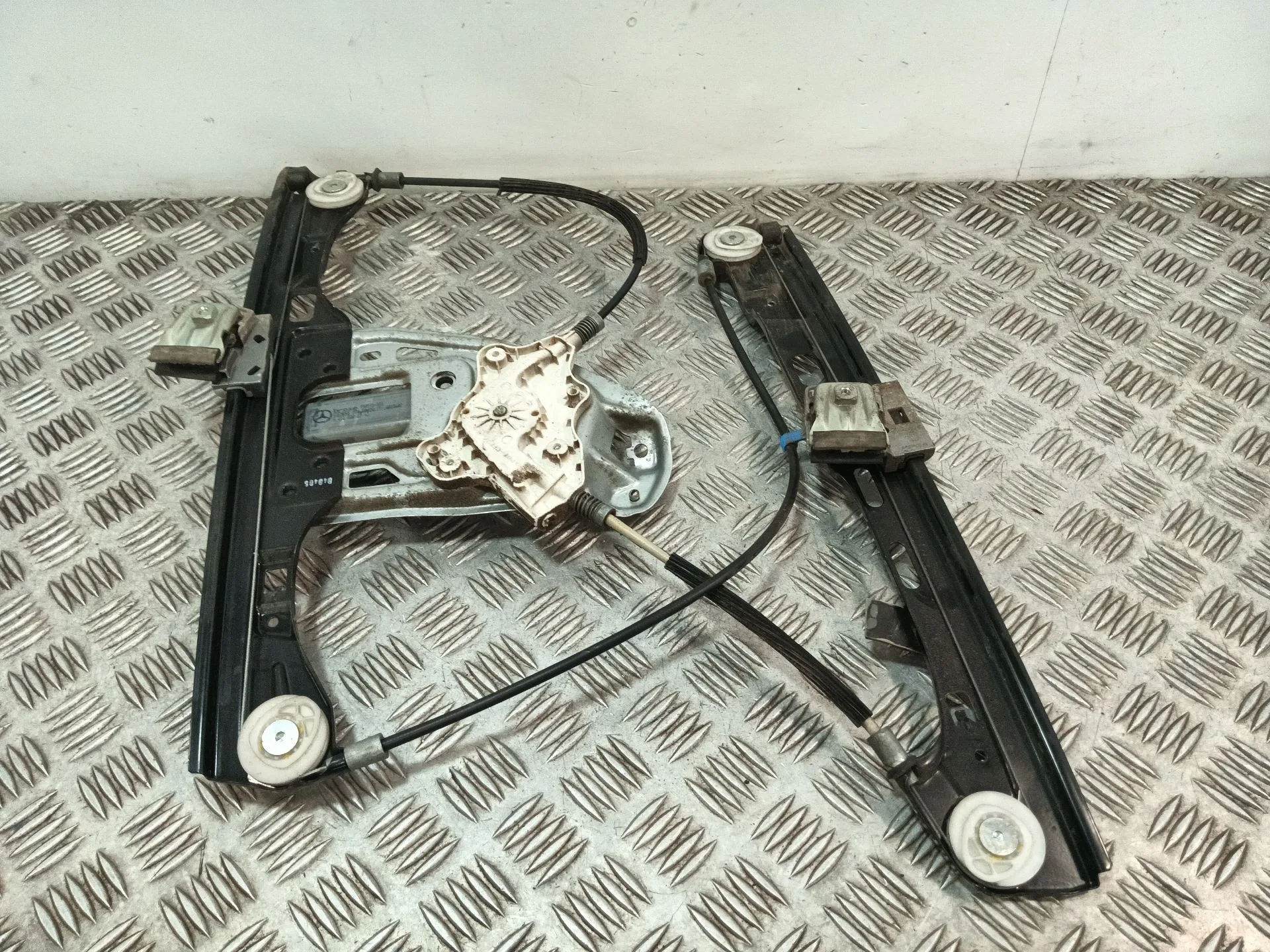 Elevalunas Delantero Derecho para Mercedes-Benz Clase C (W203)