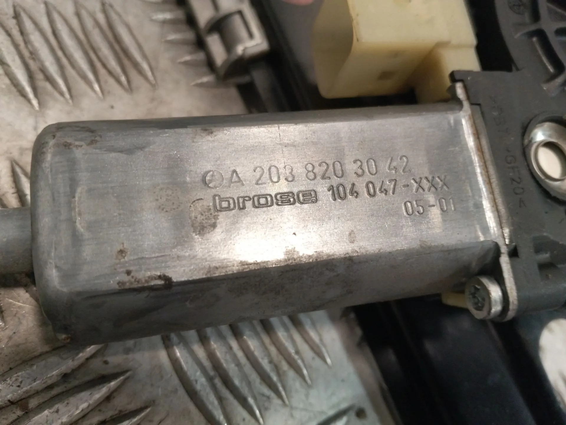 Elevalunas Trasero Derecho para Mercedes-Benz Clase C (W203)