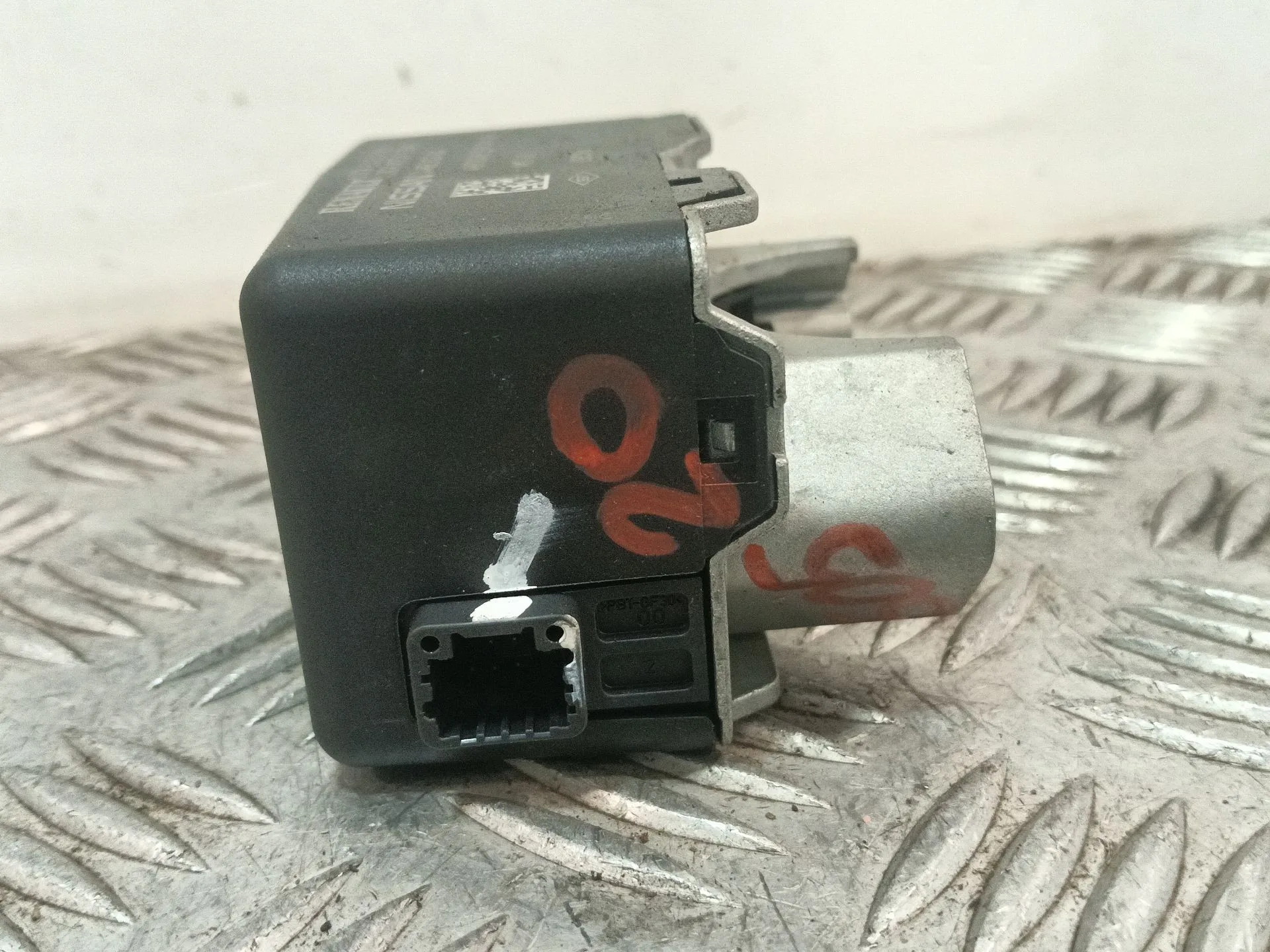 Antirrobo para Nissan Pulsar Hatchback (C13)