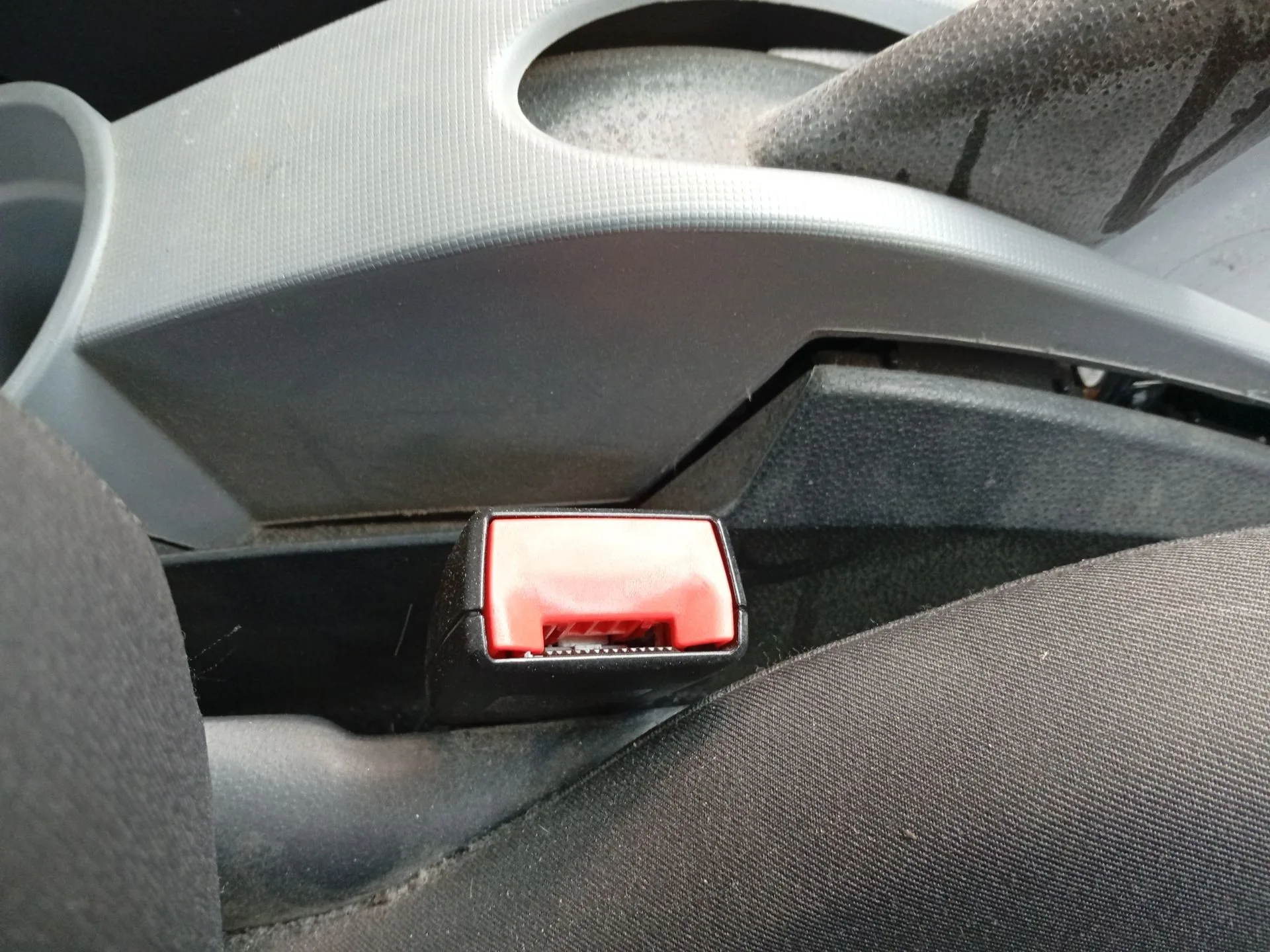 Enganche Cinturon Delantero Derecho para Seat Ibiza Iv Sc (6J1, 6P5)