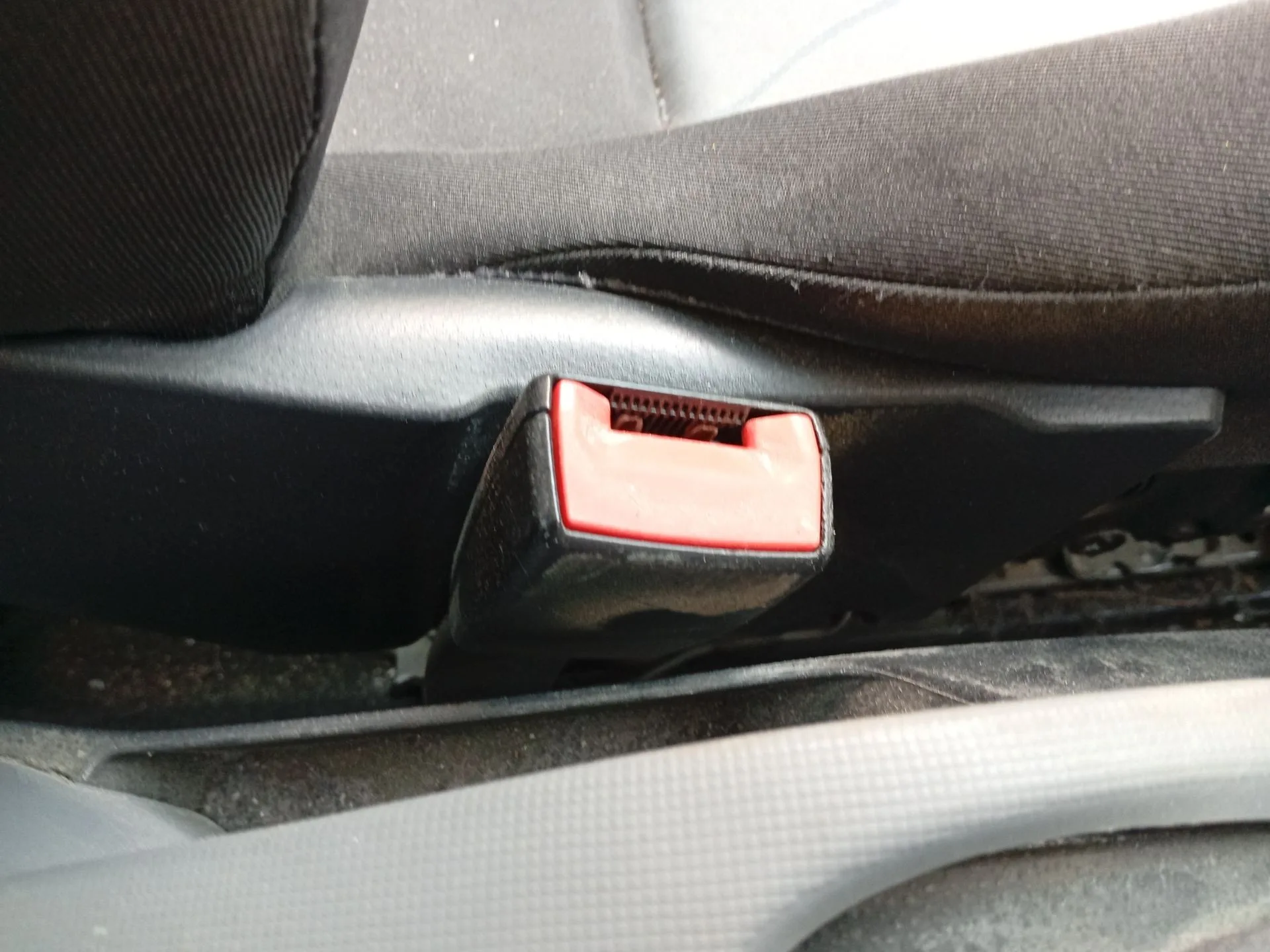 Enganche Cinturon Delantero Izquierdo para Seat Ibiza Iv Sc (6J1, 6P5)