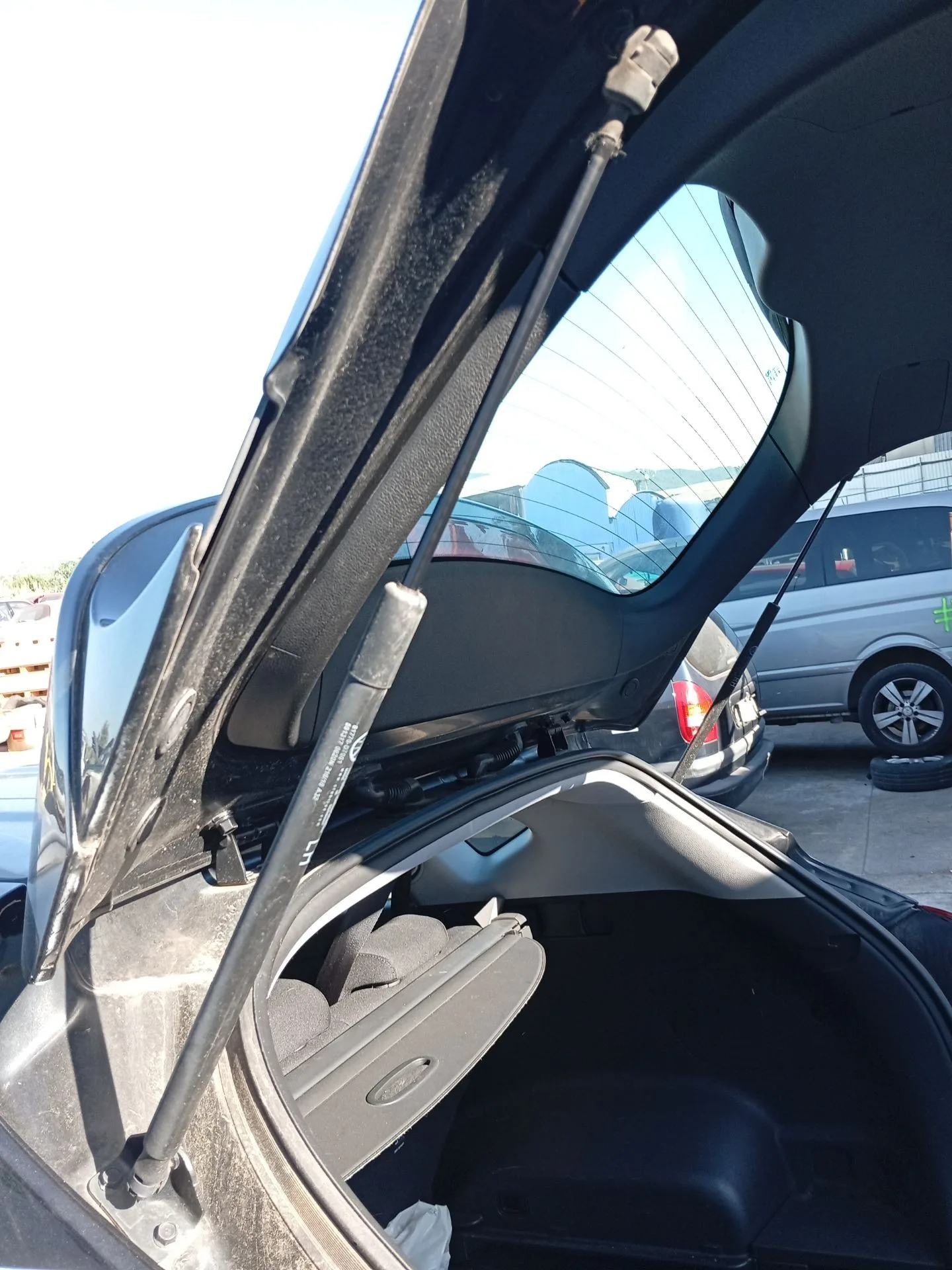 Amortiguadores Maletero / Porton para Hyundai Tucson (Tl, Tle)