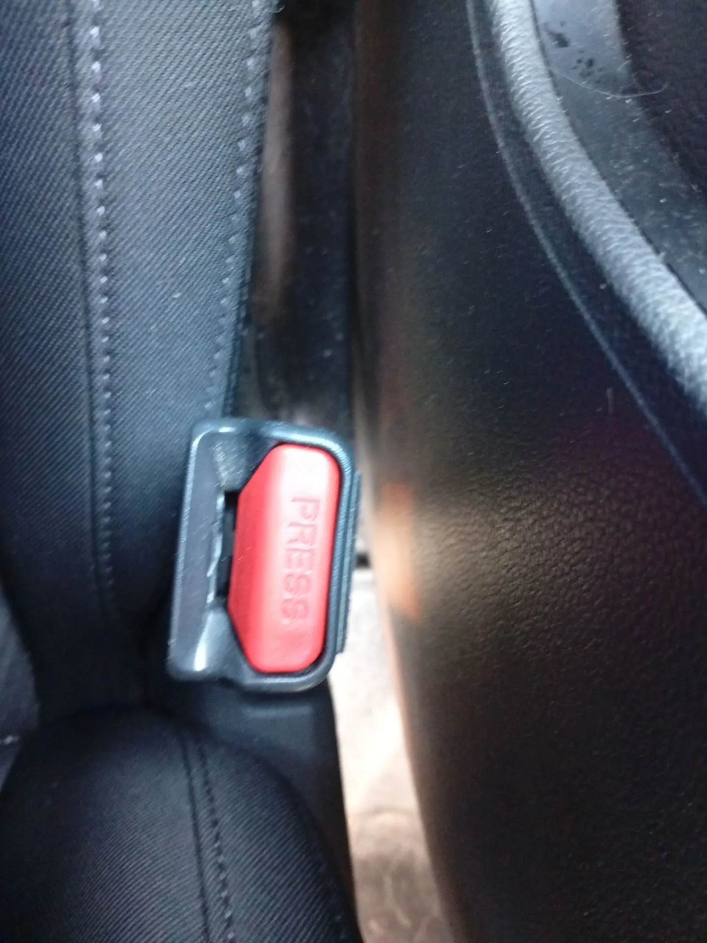 Enganche Cinturon Delantero Izquierdo para Hyundai Tucson (Tl, Tle)