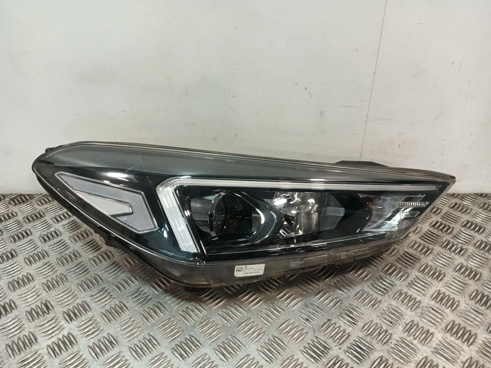 Faro Derecho para Hyundai Tucson (Tl, Tle)