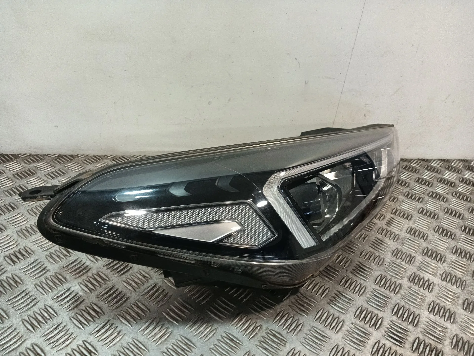 Faro Derecho para Hyundai Tucson (Tl, Tle)