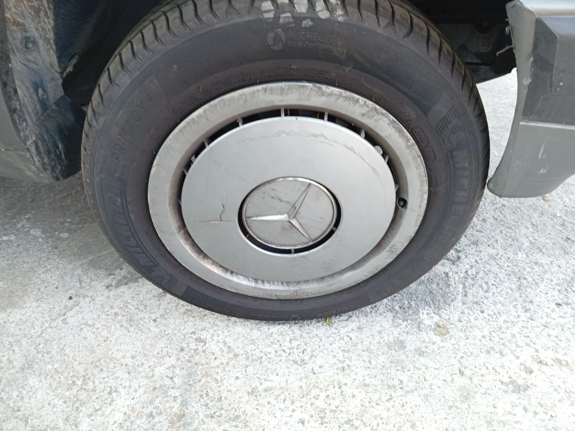 Mangueta Delantera Derecha para Mercedes-Benz 190 (W201)