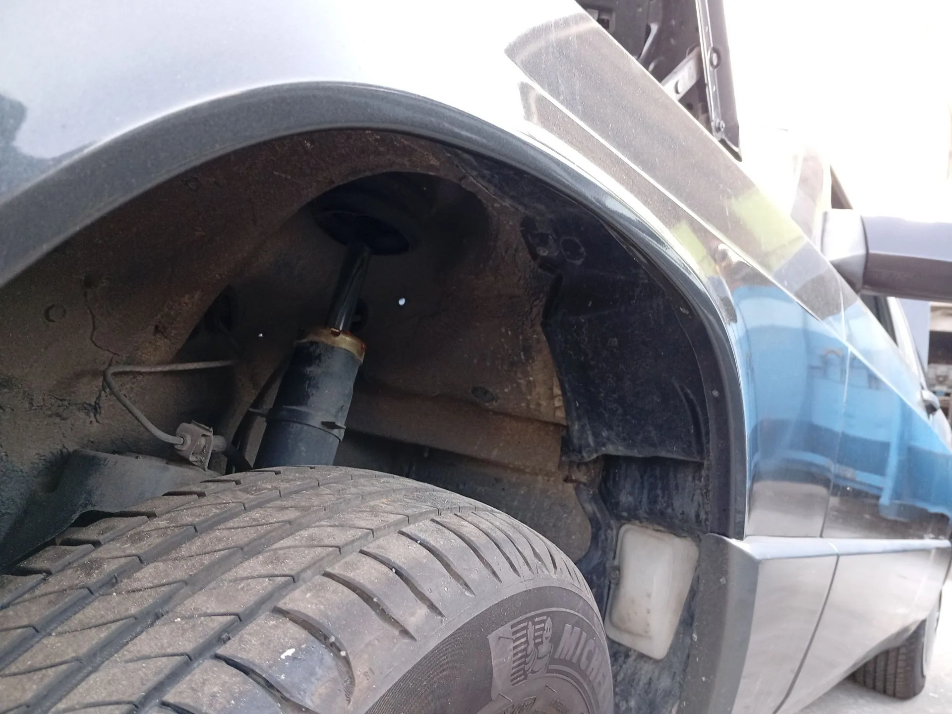 Paso De Rueda Delantero Izquierdo para Mercedes-Benz 190 (W201)