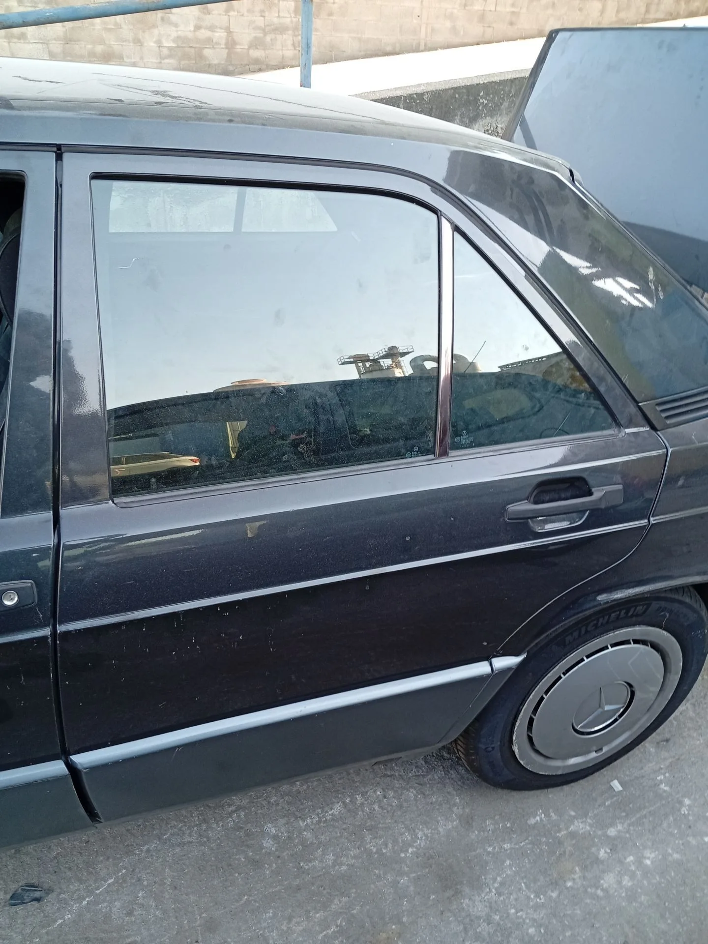 Puerta Trasera Izquierda para Mercedes-Benz 190 (W201)