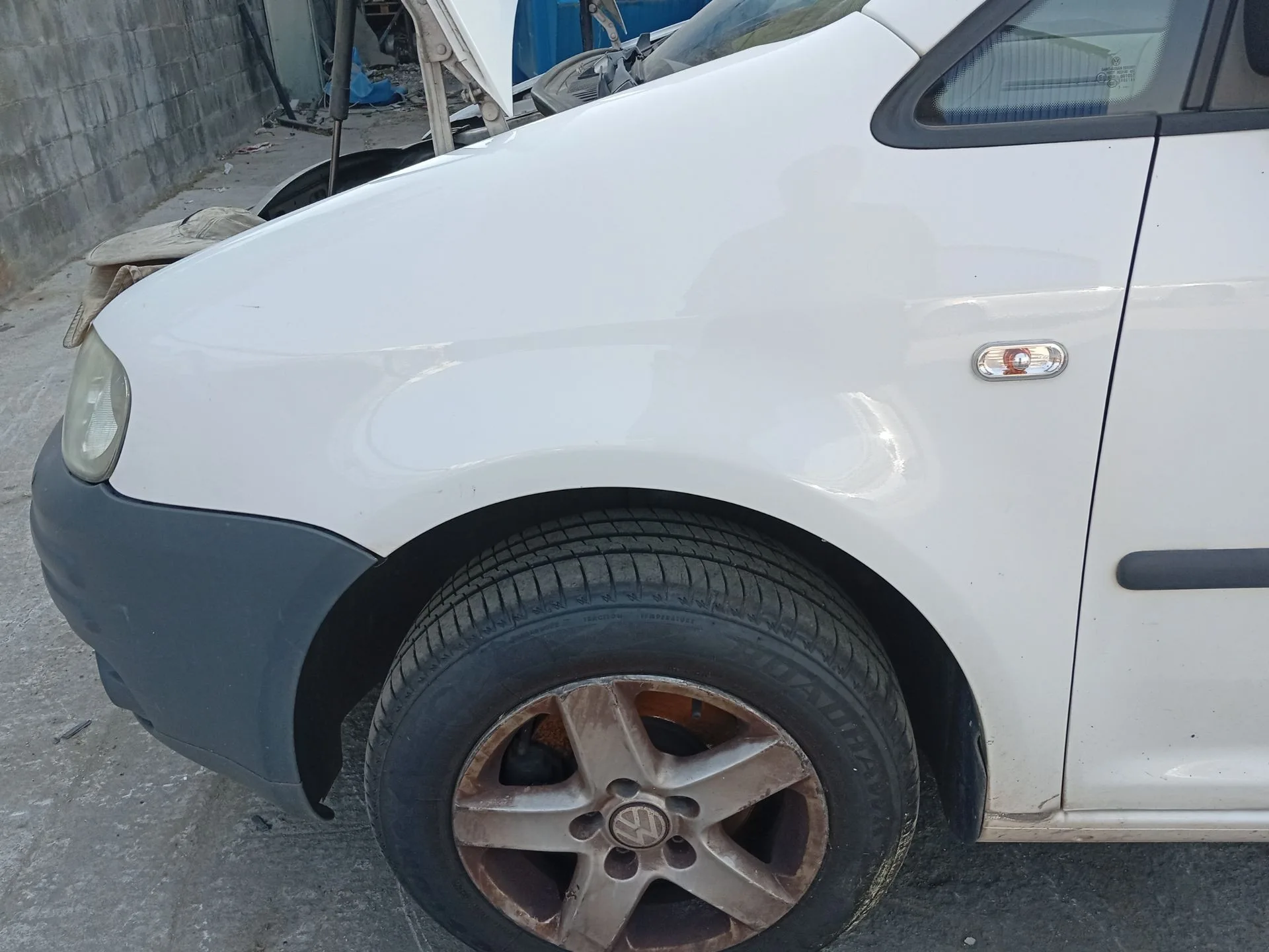 Aleta Delantera Izquierda para Volkswagen Caddy Iii Furgoneta/Monovolumen (2Ka, 2Kh, 2Ca, 2Ch)