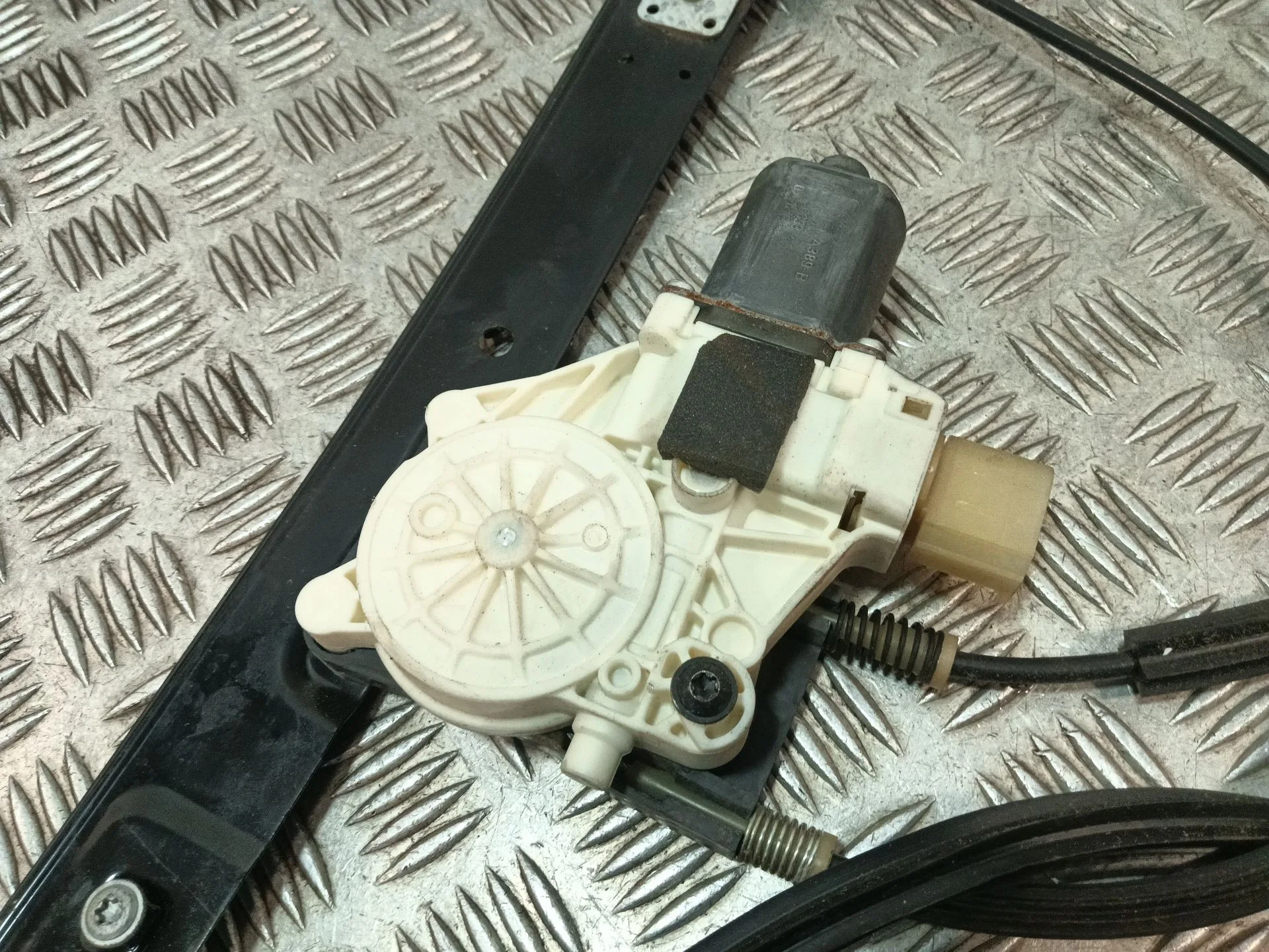 Elevalunas Delantero Izquierdo para Ford Mondeo Ber. (Ca2)