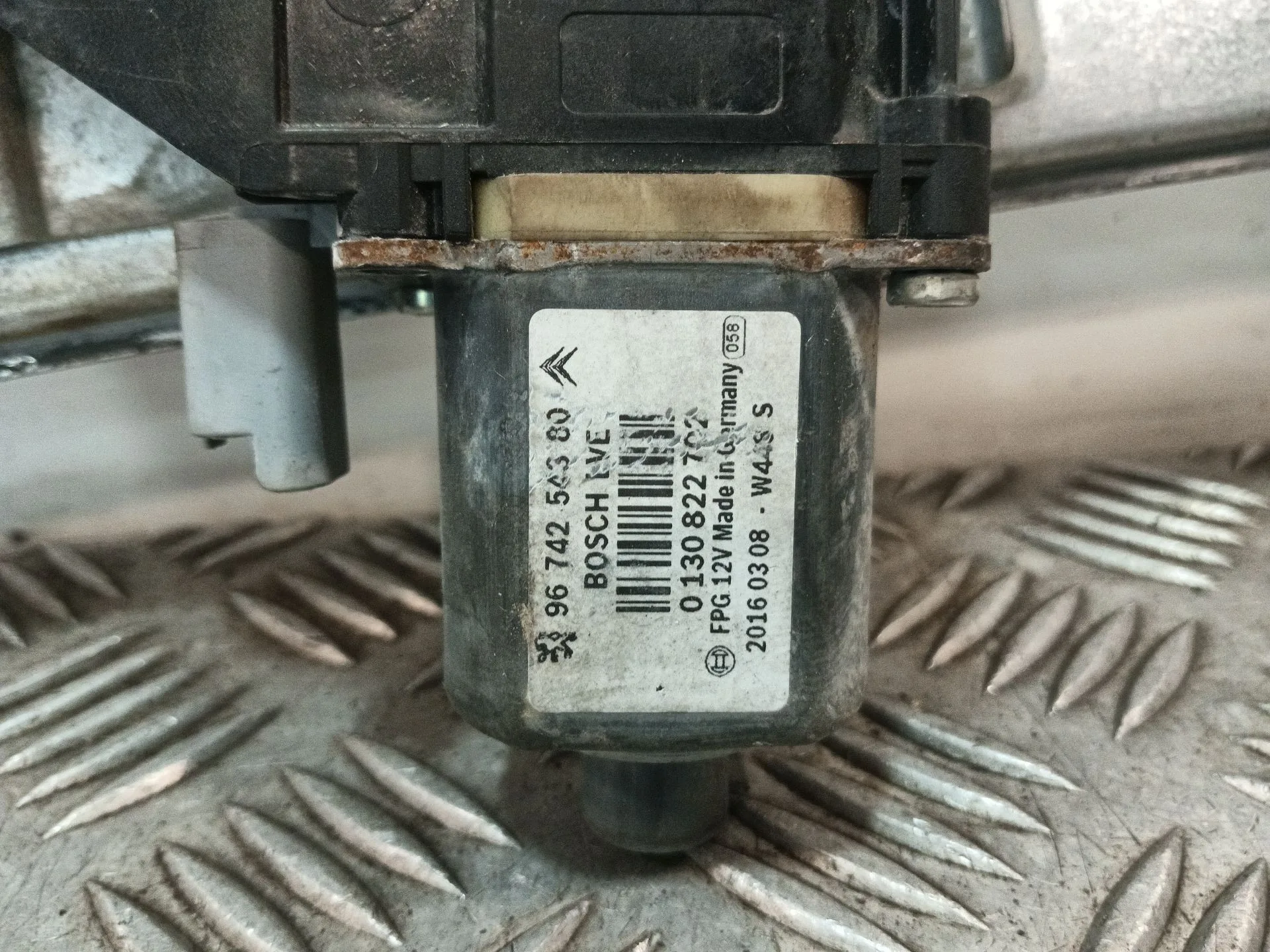 Elevalunas Delantero Derecho para Peugeot 208