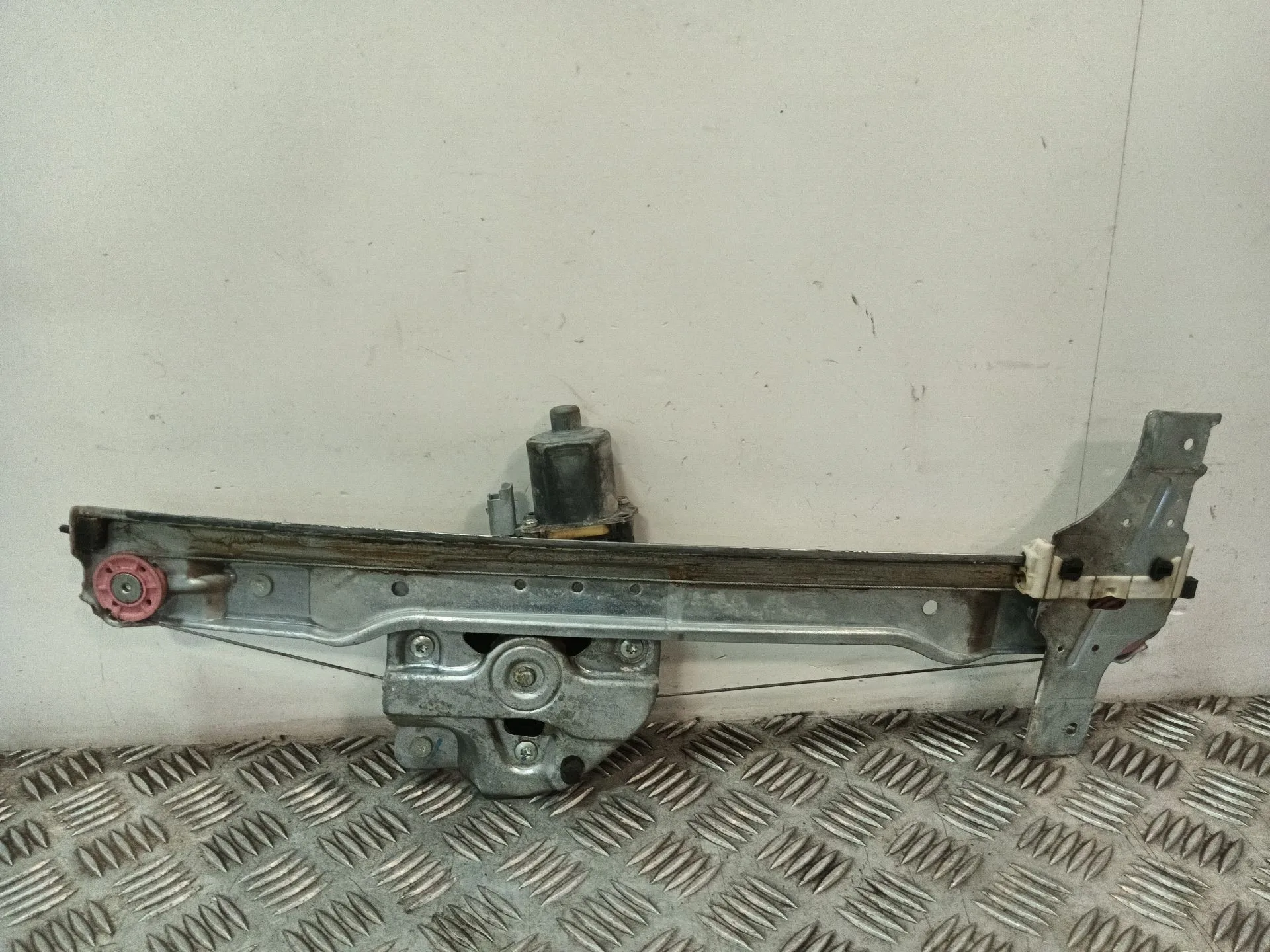Elevalunas Delantero Derecho para Peugeot 208