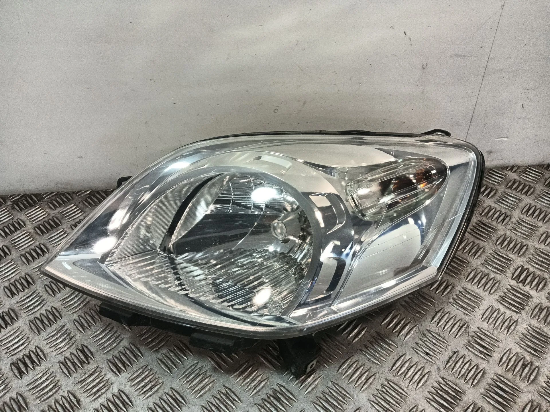 Faro Izquierdo para Fiat Fiorino Monospace (225_)