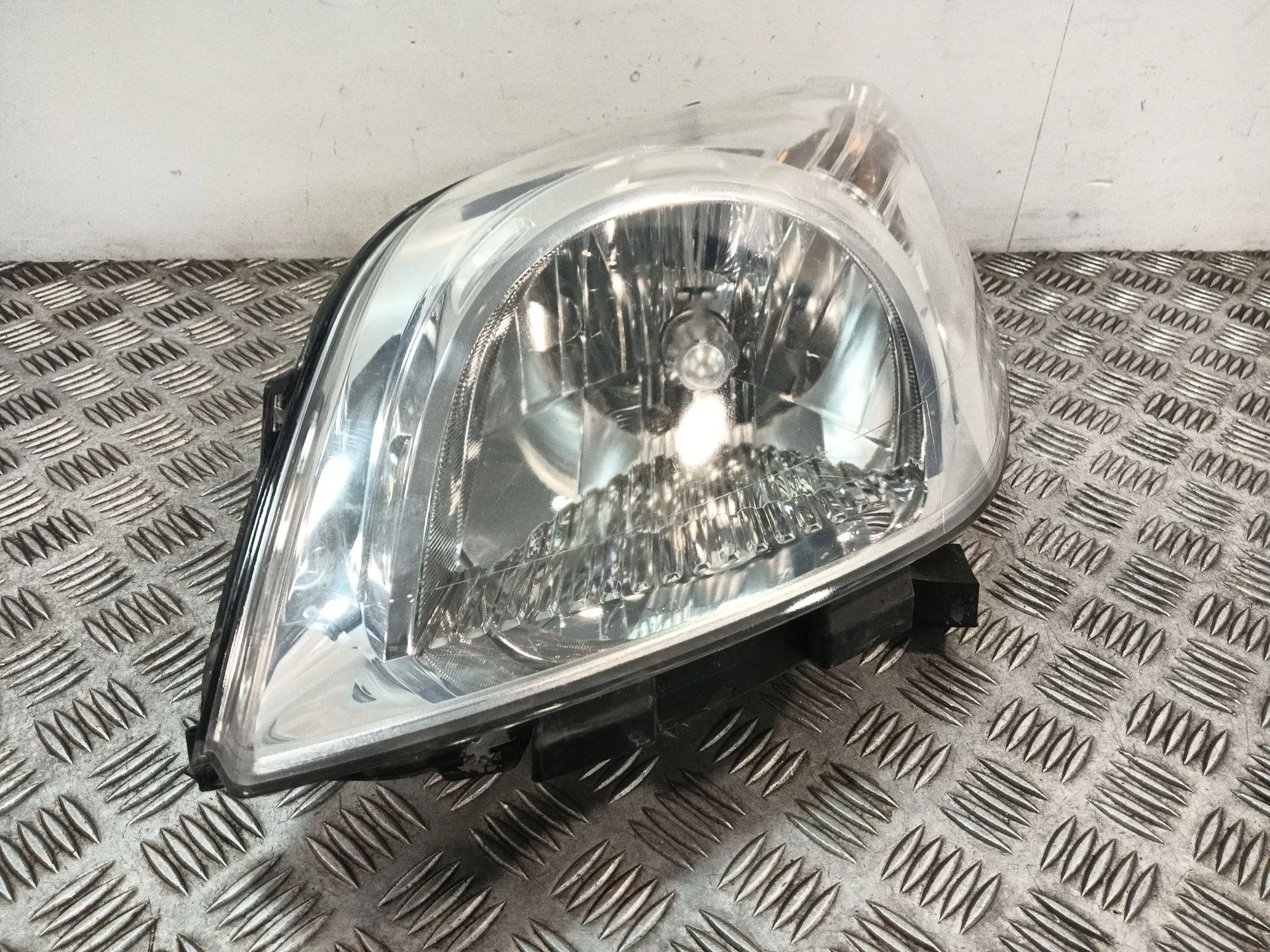 Faro Izquierdo para Fiat Fiorino Monospace (225_)