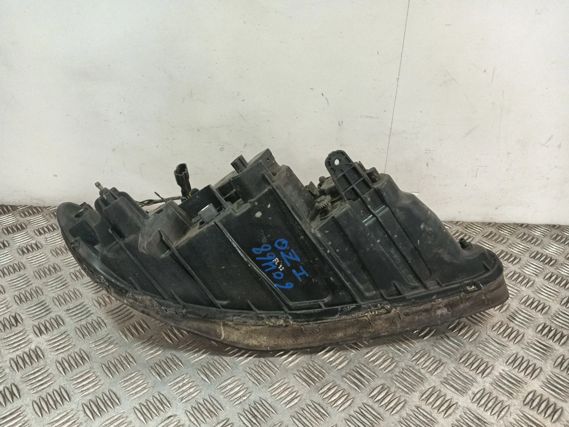 Faro Izquierdo para Ssangyong Rodius I