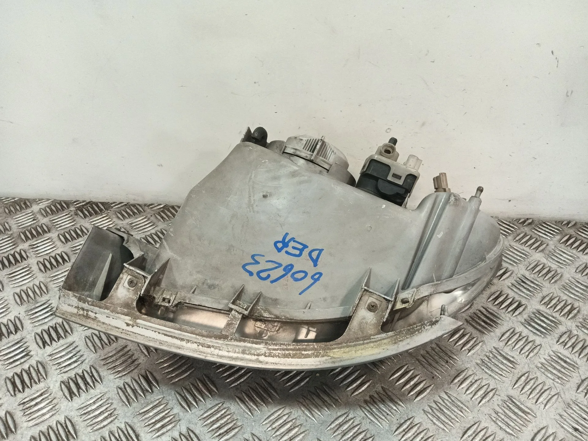 Faro Derecho para Daewoo Lanos (Klat)