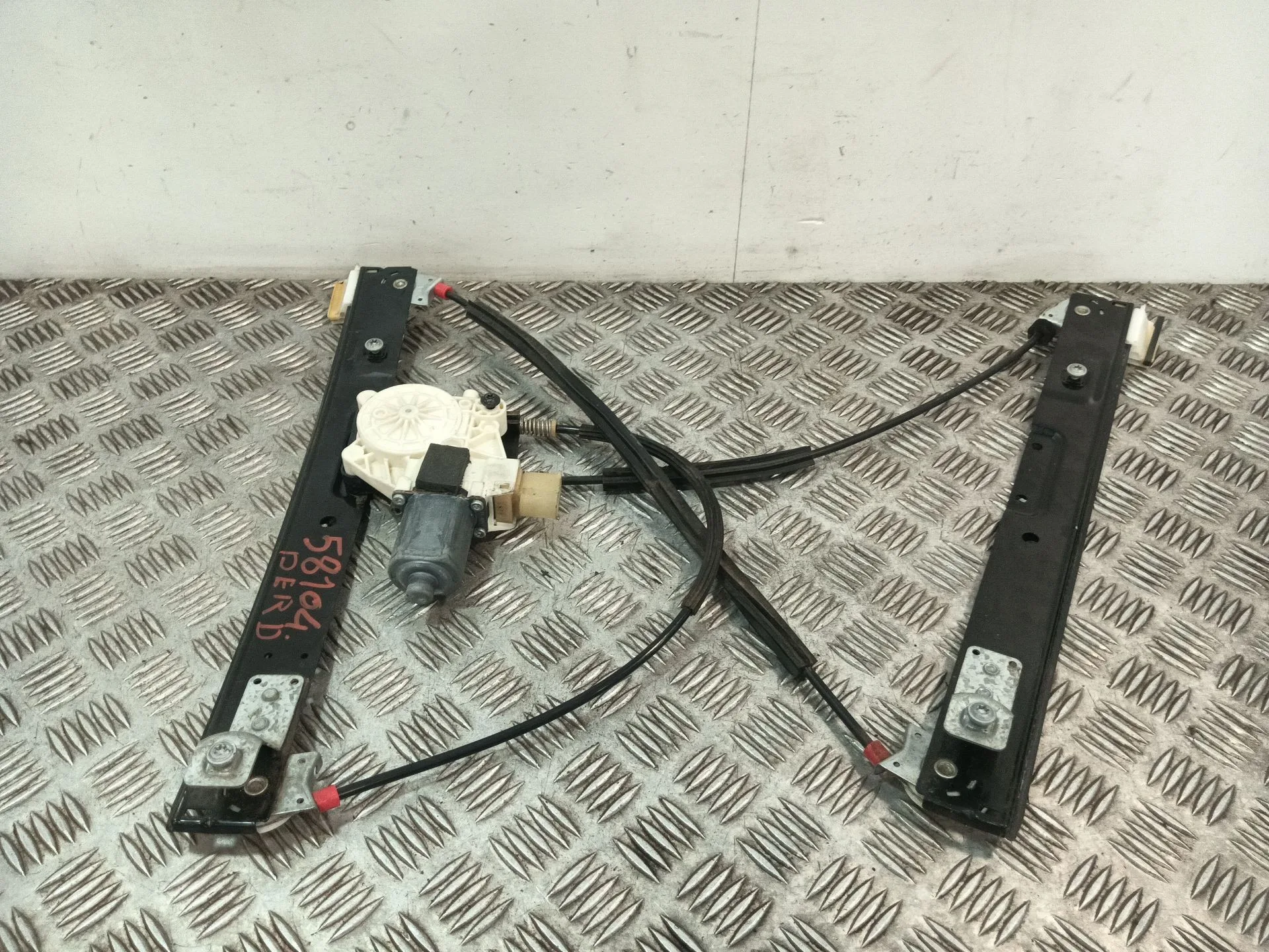Elevalunas Delantero Derecho para Ford Mondeo Ber. (Ca2)