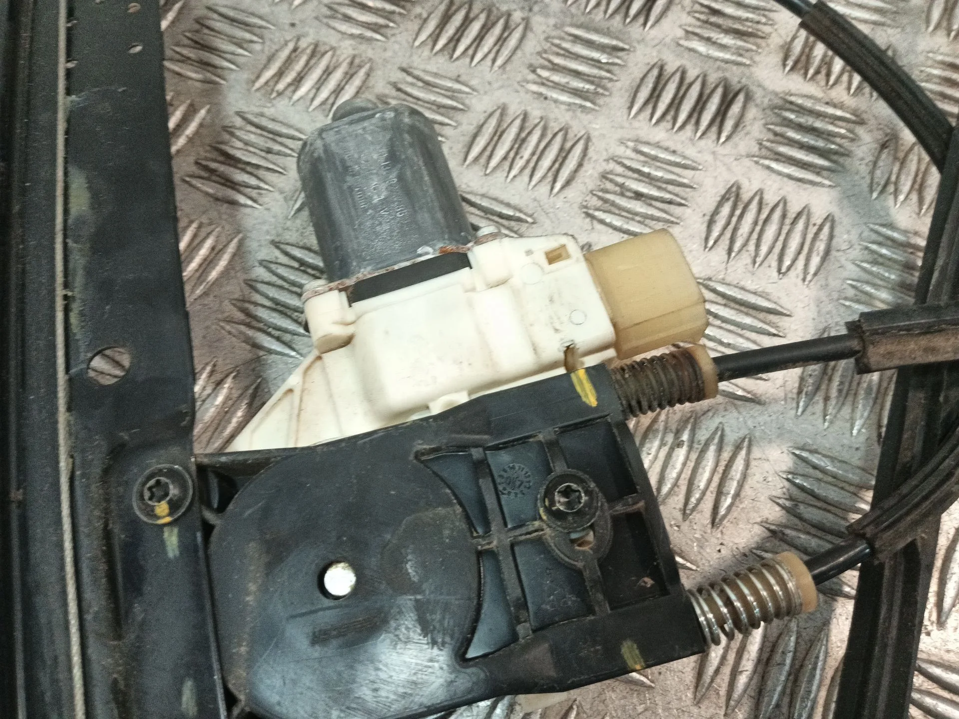 Elevalunas Delantero Derecho para Ford Mondeo Ber. (Ca2)