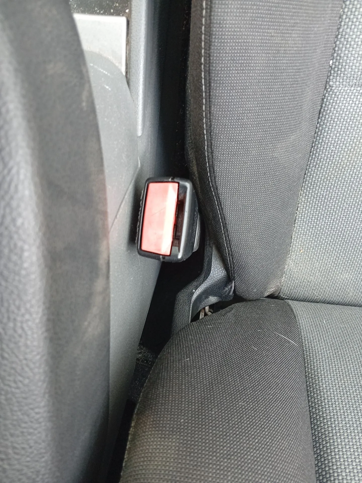 Enganche Cinturon Delantero Derecho para Ford Focus Ii (Da_, Hcp, Dp)