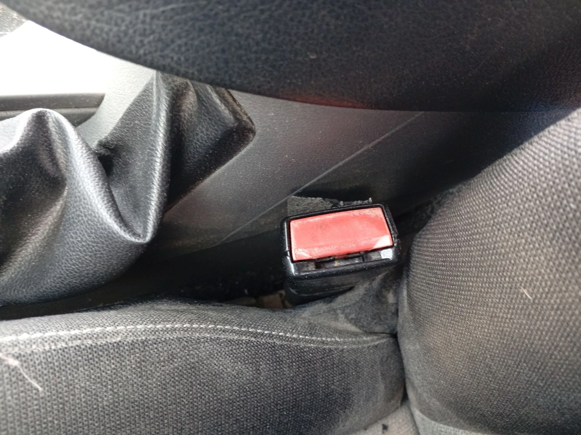 Enganche Cinturon Delantero Izquierdo para Ford Focus Ii (Da_, Hcp, Dp)