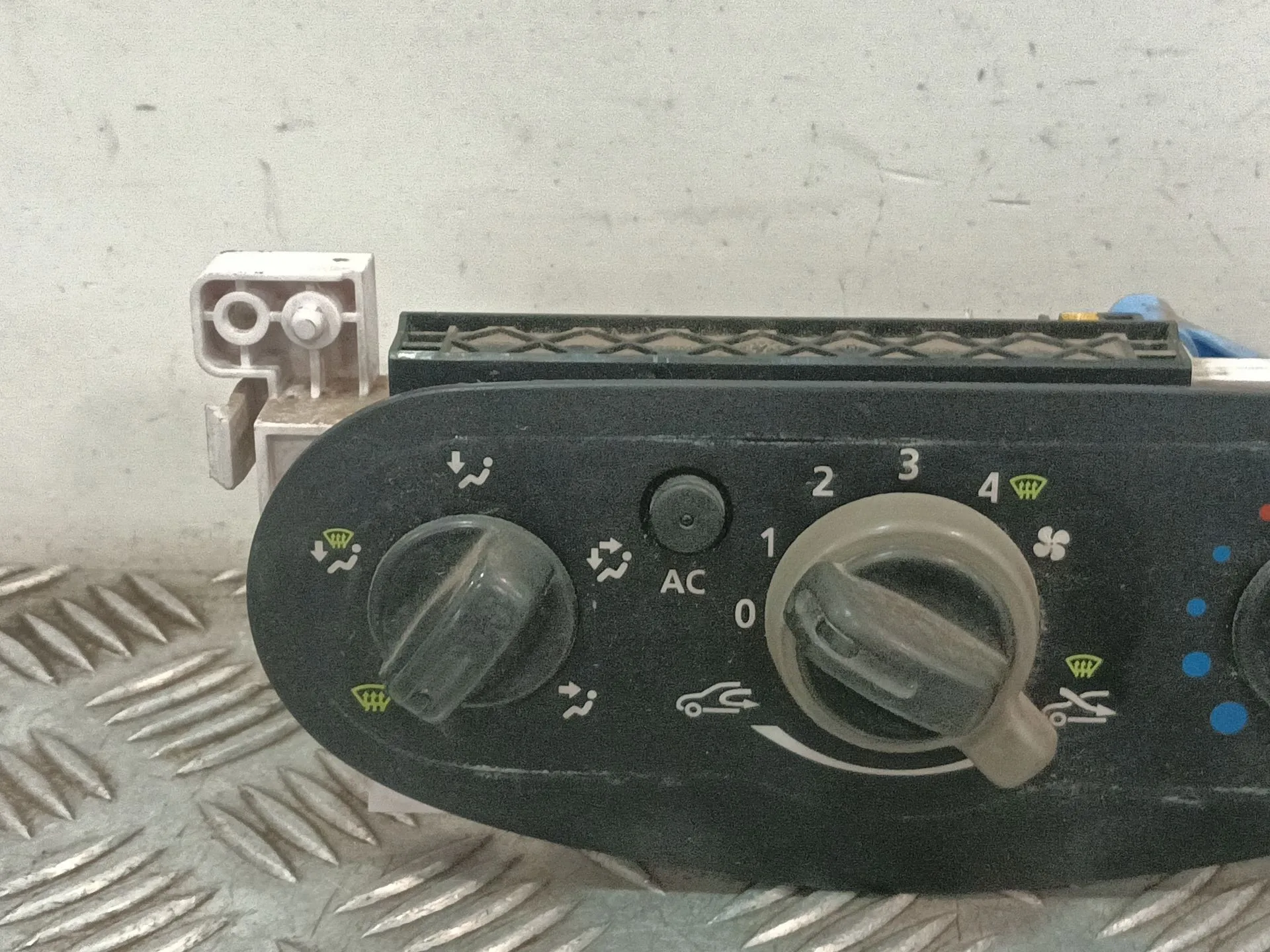 Mando Climatizador para Dacia Logan